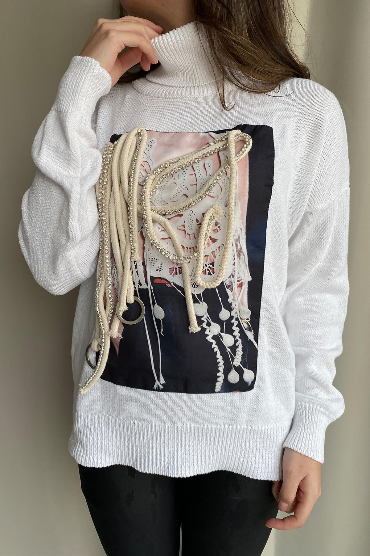 AKSESUARLI KAZAK BEYAZ