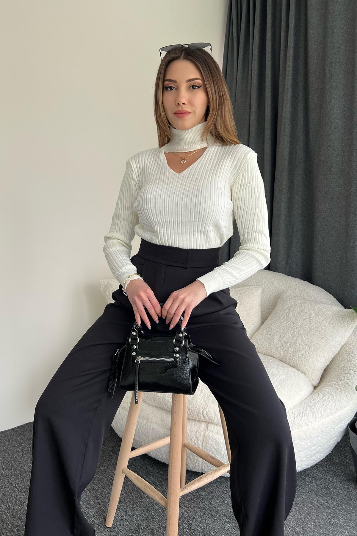 СВИТЕР С ОТКРЫТЫМ ШЕИ