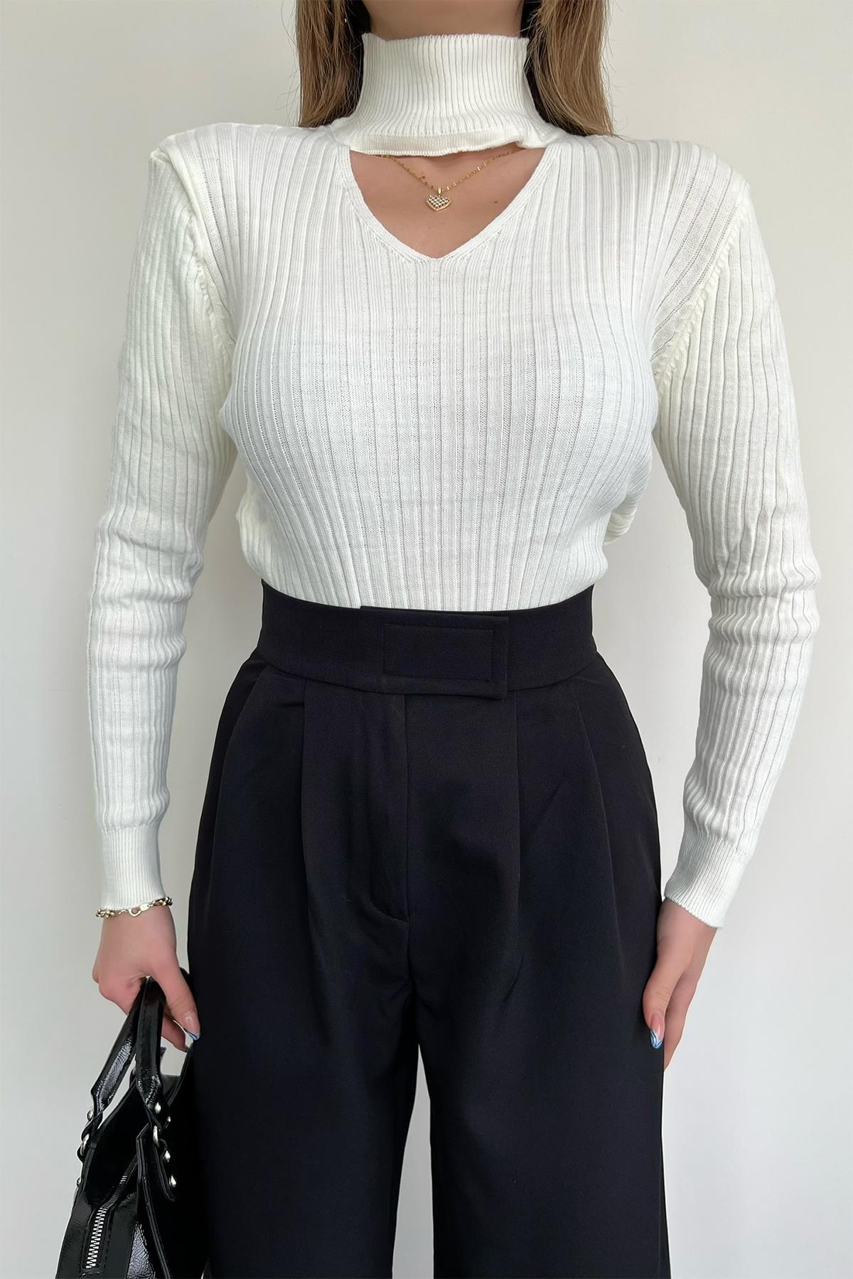 СВИТЕР С ОТКРЫТЫМ ШЕИ