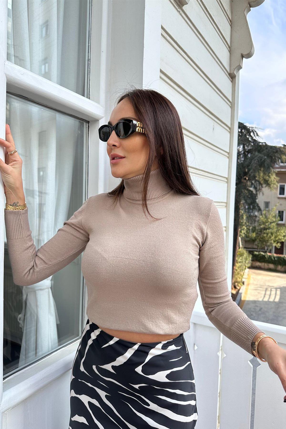 DÜZ BALIKÇI YAKA TRİKO KAZAK BEJ