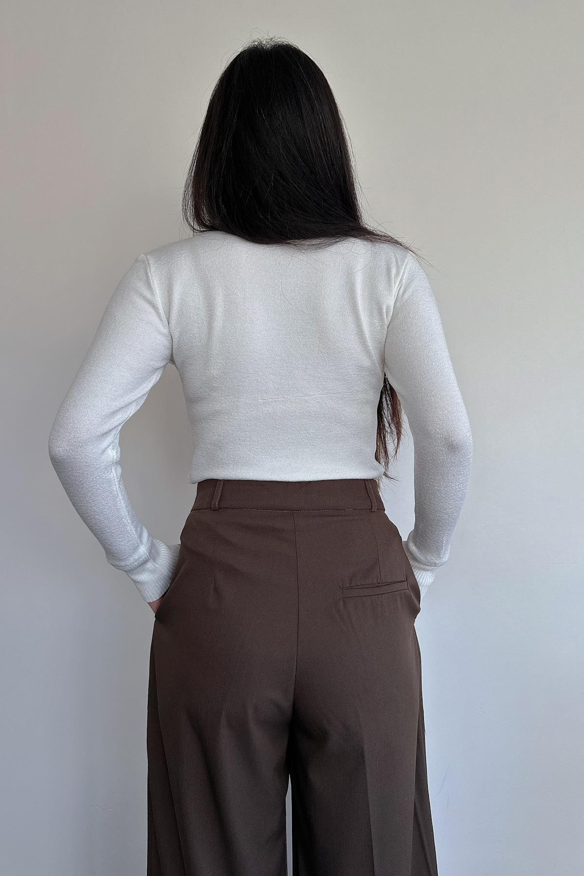 DÜZ BALIKÇI YAKA TRİKO KAZAK EKRU