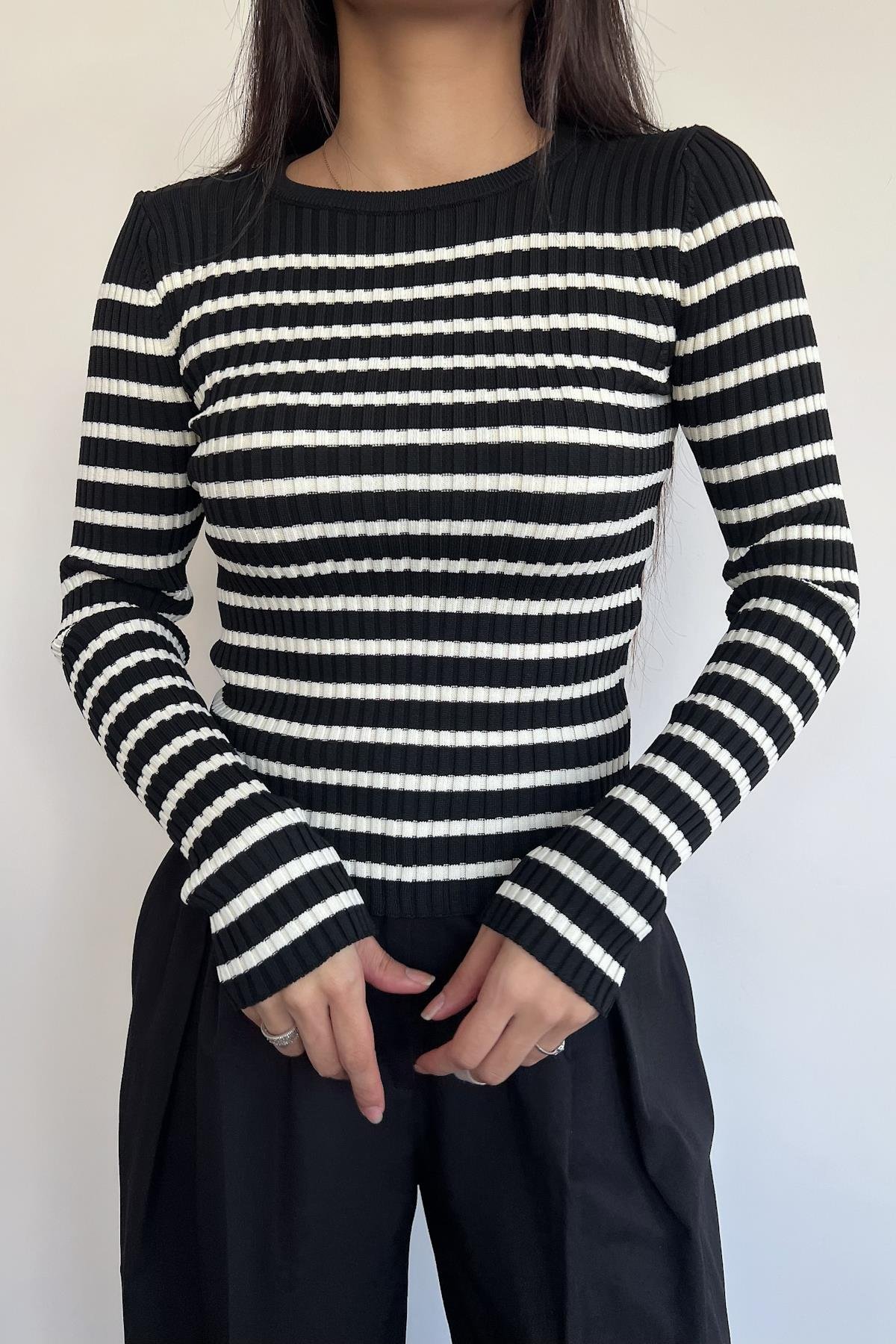 FİTİLLİ ÇİZGİLİ TRİKO SİYAH