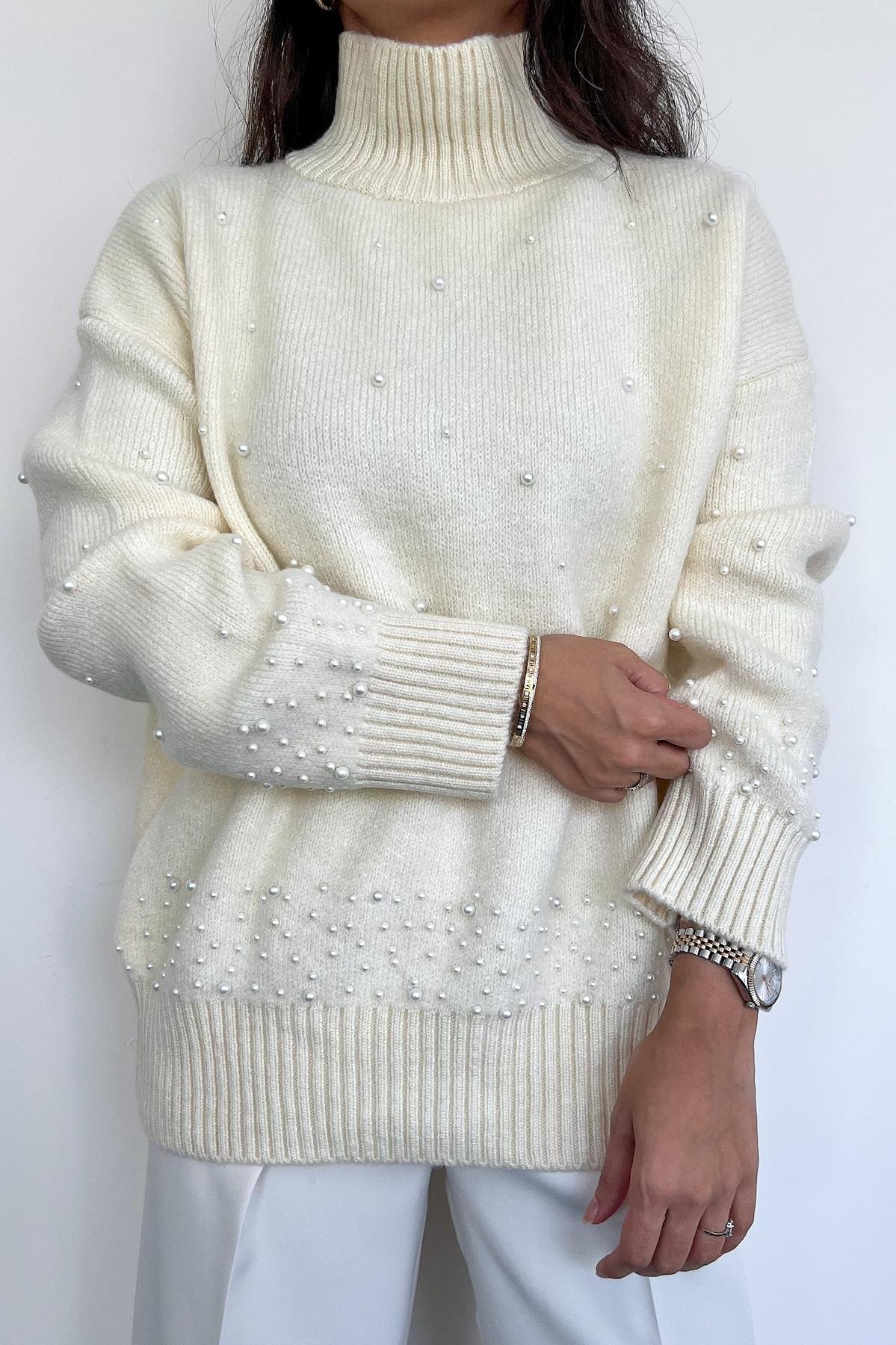 ЖЕМЧУЖНЫЙ ТРИКОТАЖНЫЙ СВИТЕР