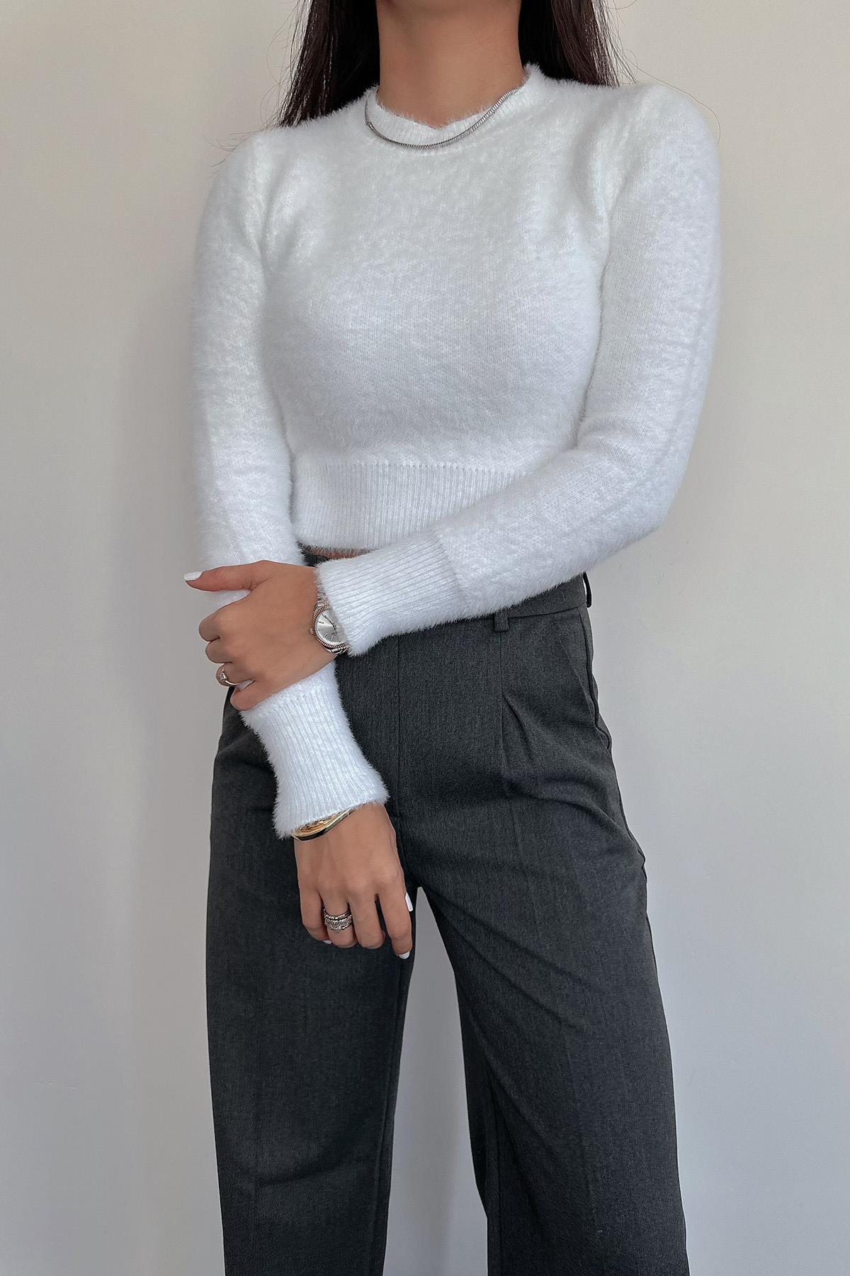 PELUŞ BİSİKLET YAKA BELİ LASTİKLİ KAZAK EKRU