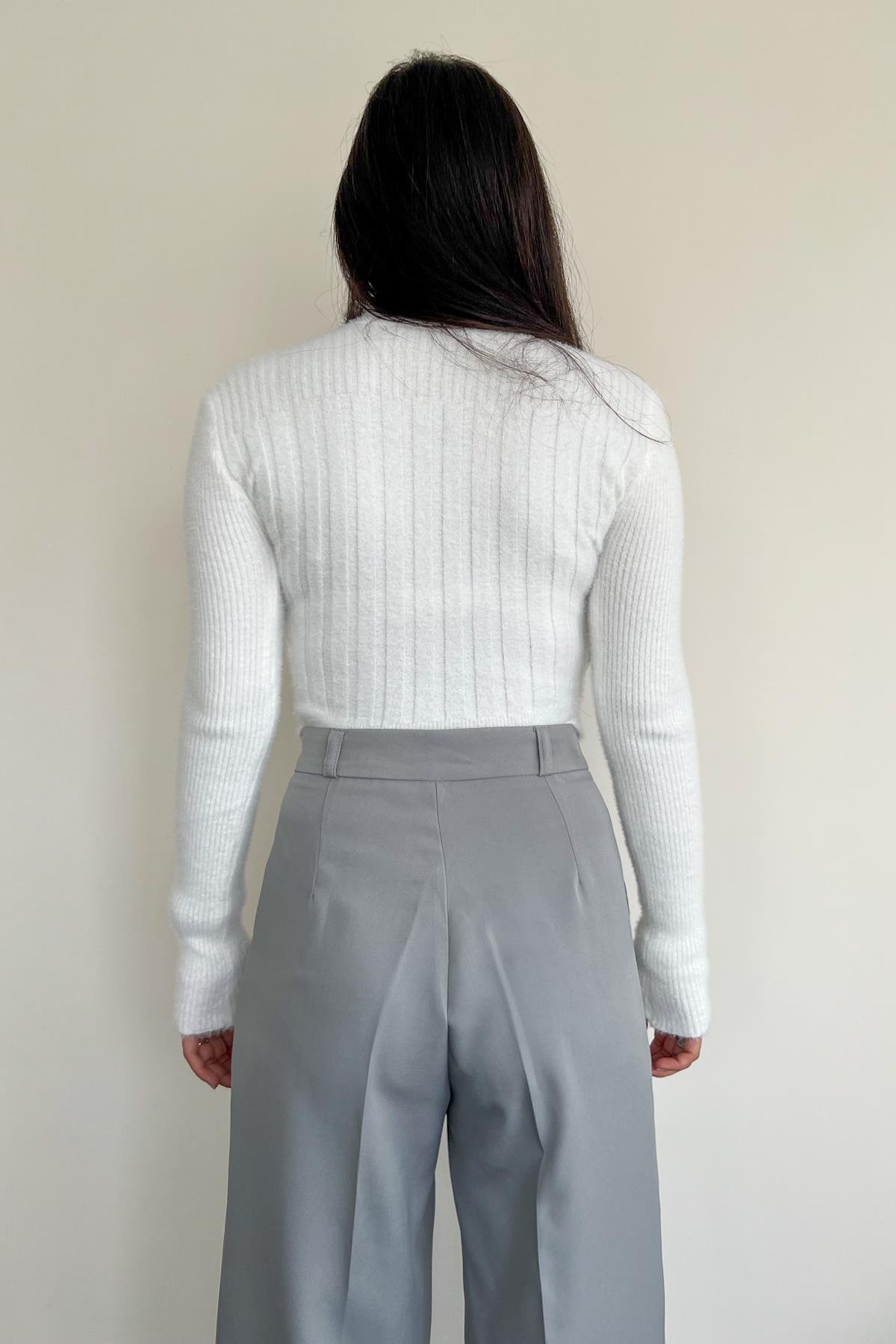 BEARDED SOFT RUBBLE TURTLEneck KNIT SWEATER