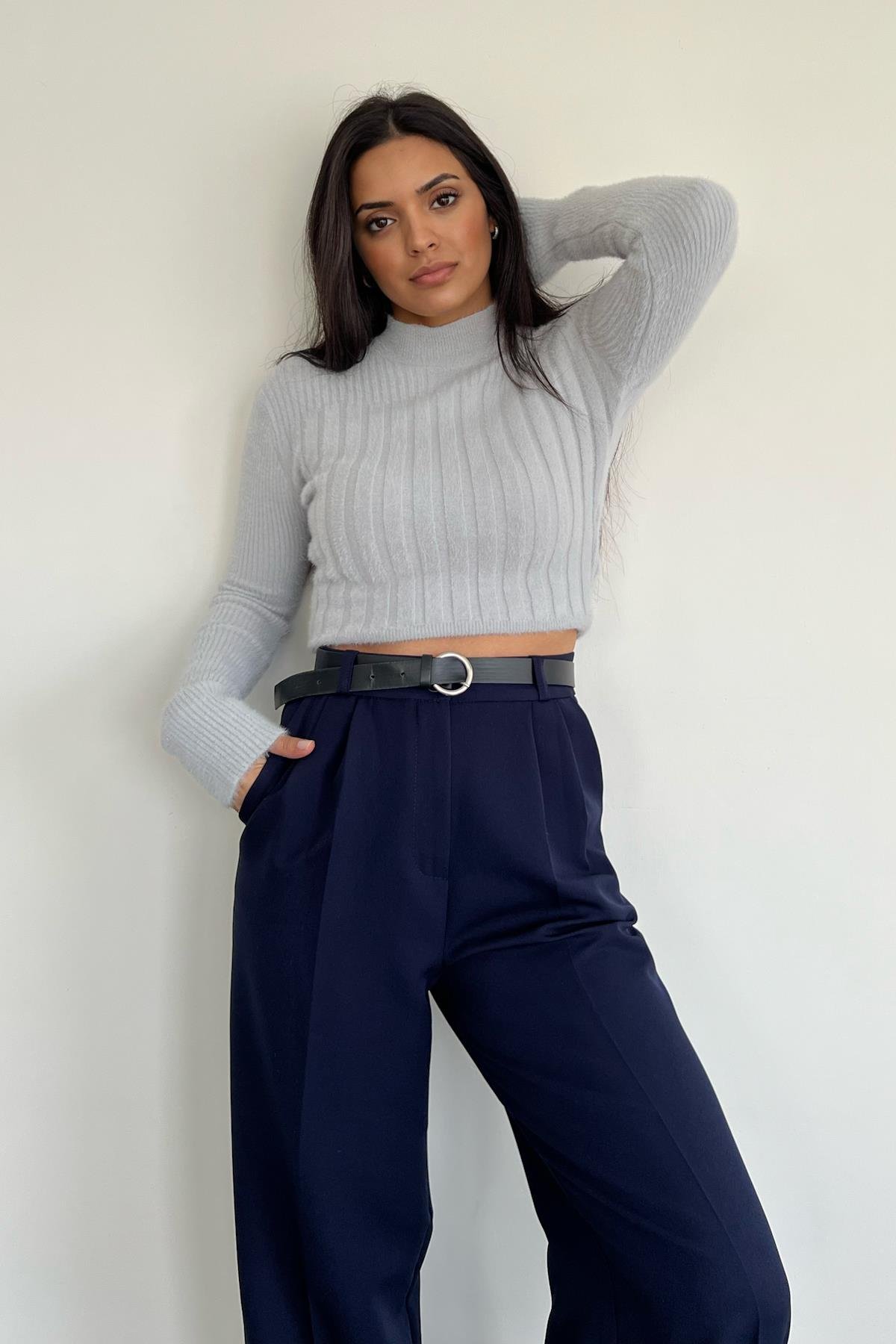 BEARDED SOFT RUBBLE TURTLEneck KNIT SWEATER