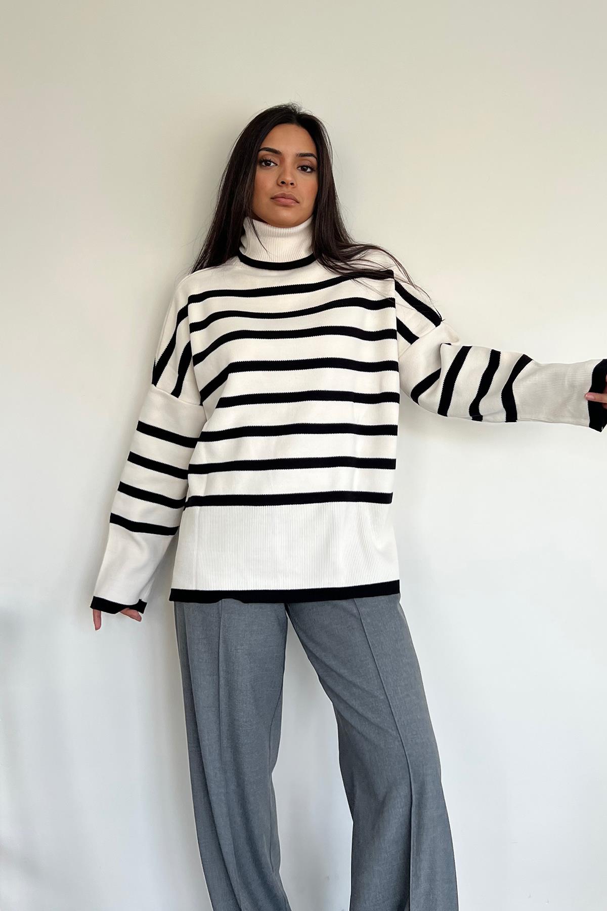 YIRTMAÇLI BOĞAZLI ÇİZGİLİ TRİKO KREM