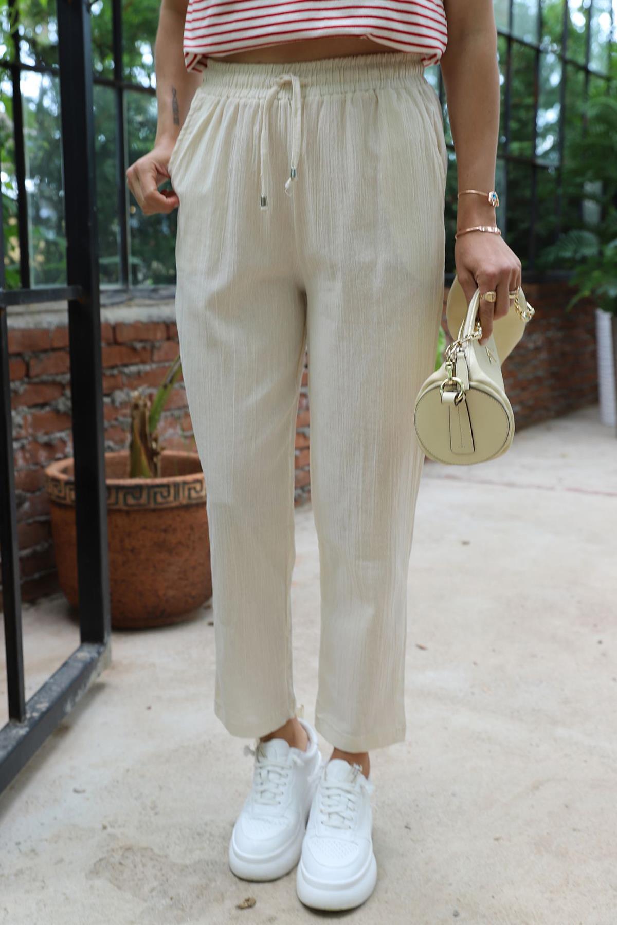 HOSE AUS BAUMWOLLE IM KAROTTENSCHNITT MIT ELASTISCHEM BUND