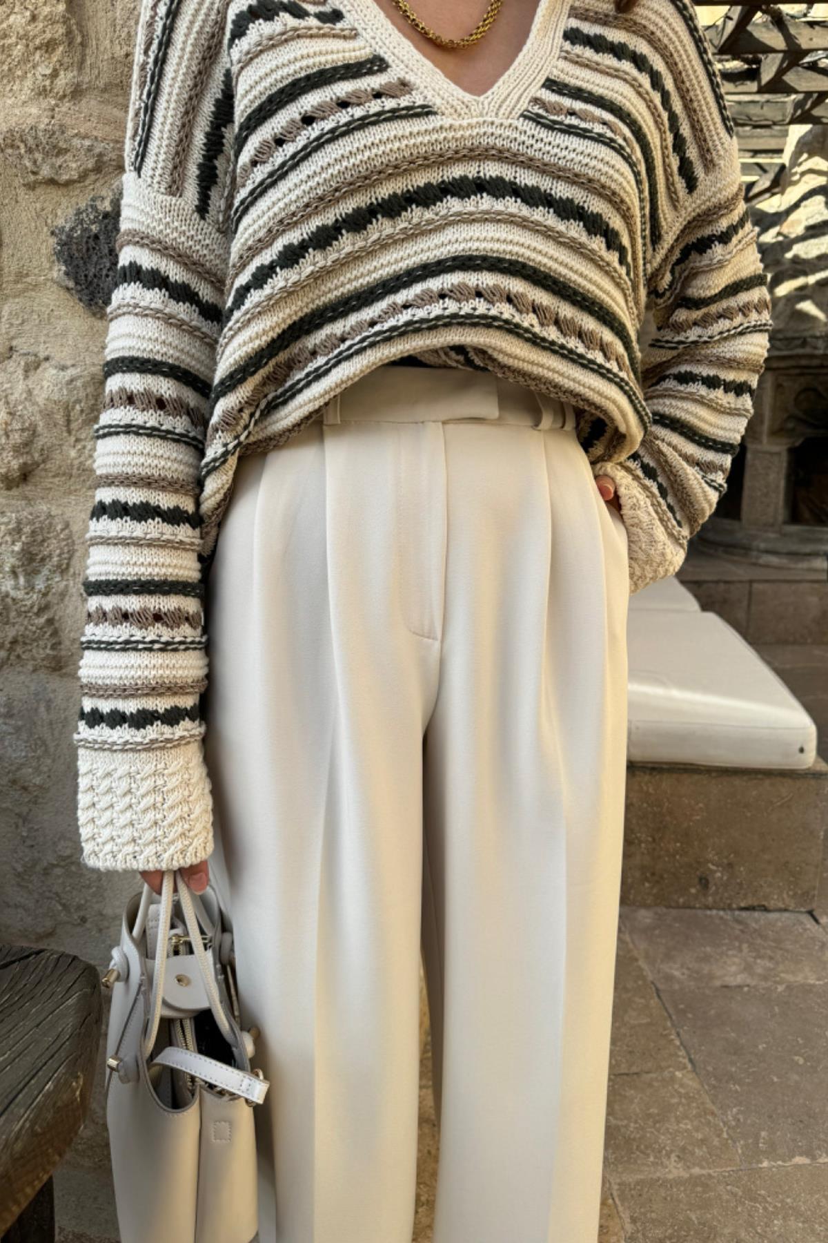 سراويل أمامية حصرية ذات ثنيات