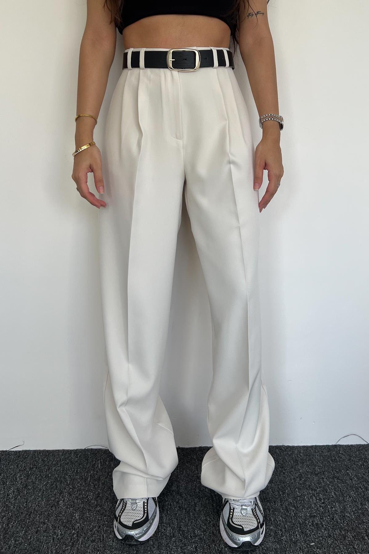 سراويل أمامية حصرية ذات ثنيات