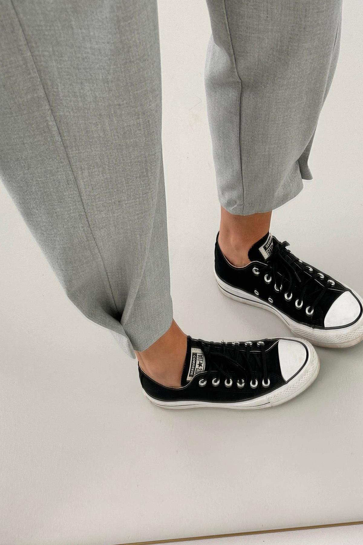 PAÇA DÜĞME DETAY PİLİSELİ SLOUCHY PANTOLON GRİ