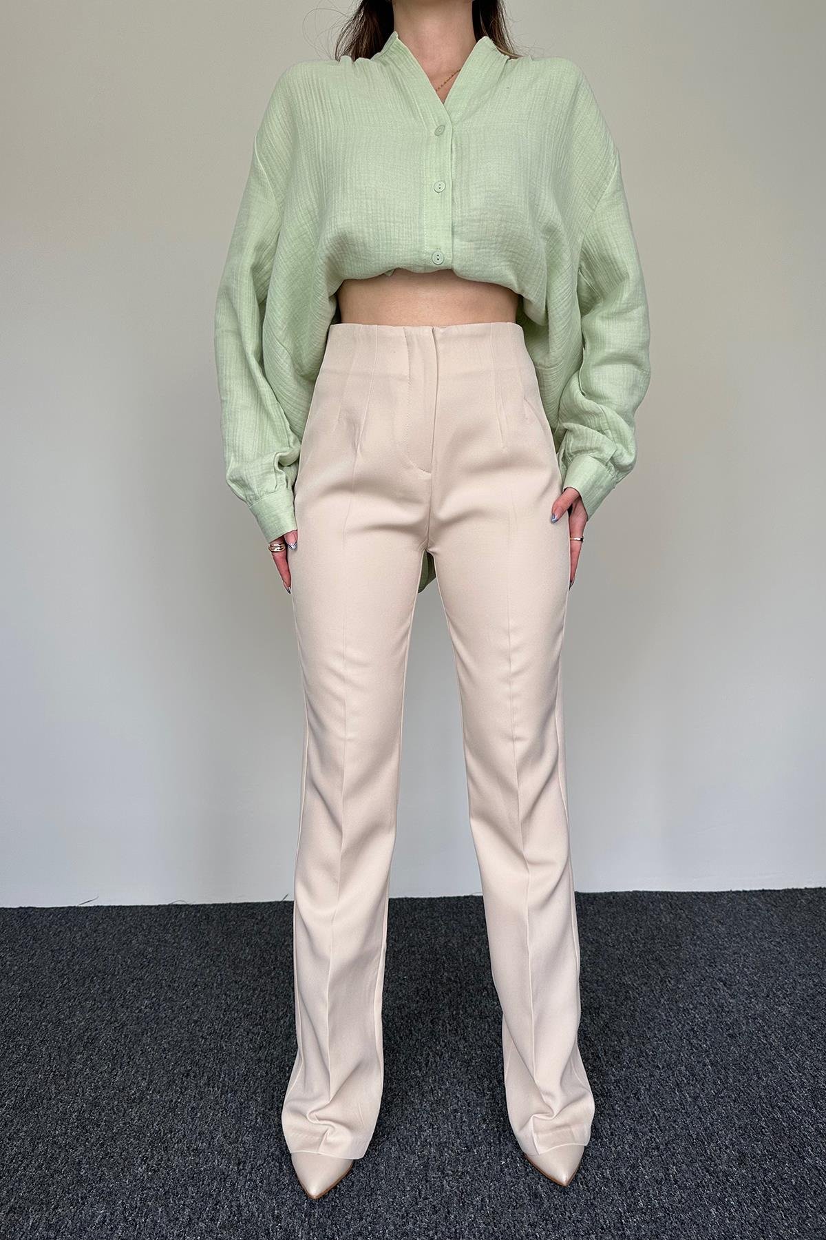 السراويل الاسبانية مع الأقلام