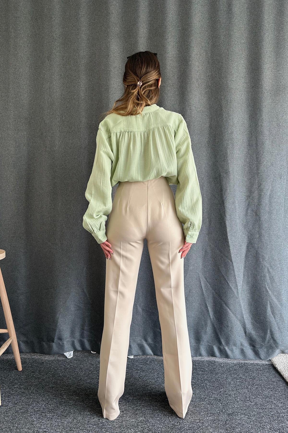 السراويل الاسبانية مع الأقلام