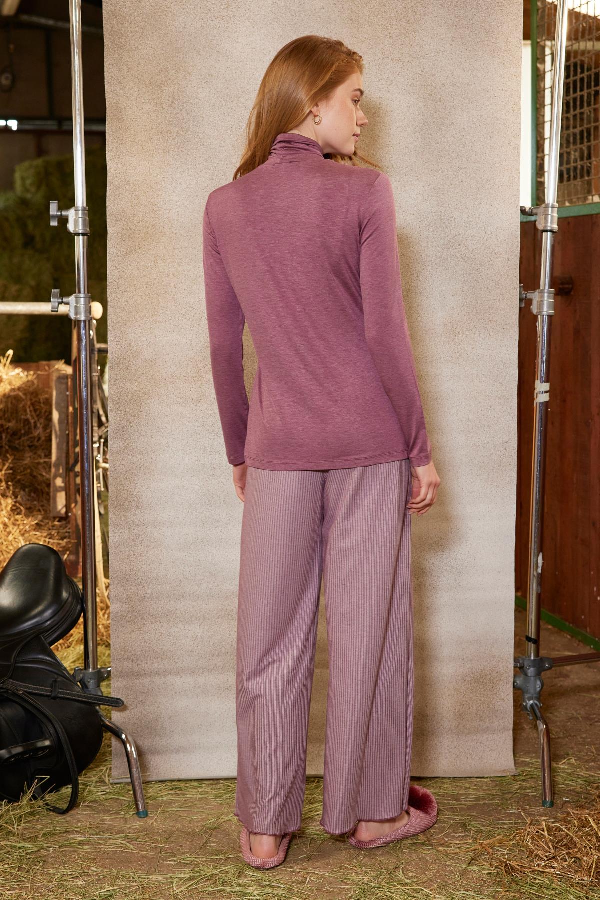 Balıkçı Yaka Çizgi Desenli Pijama Takımı MÜRDÜM