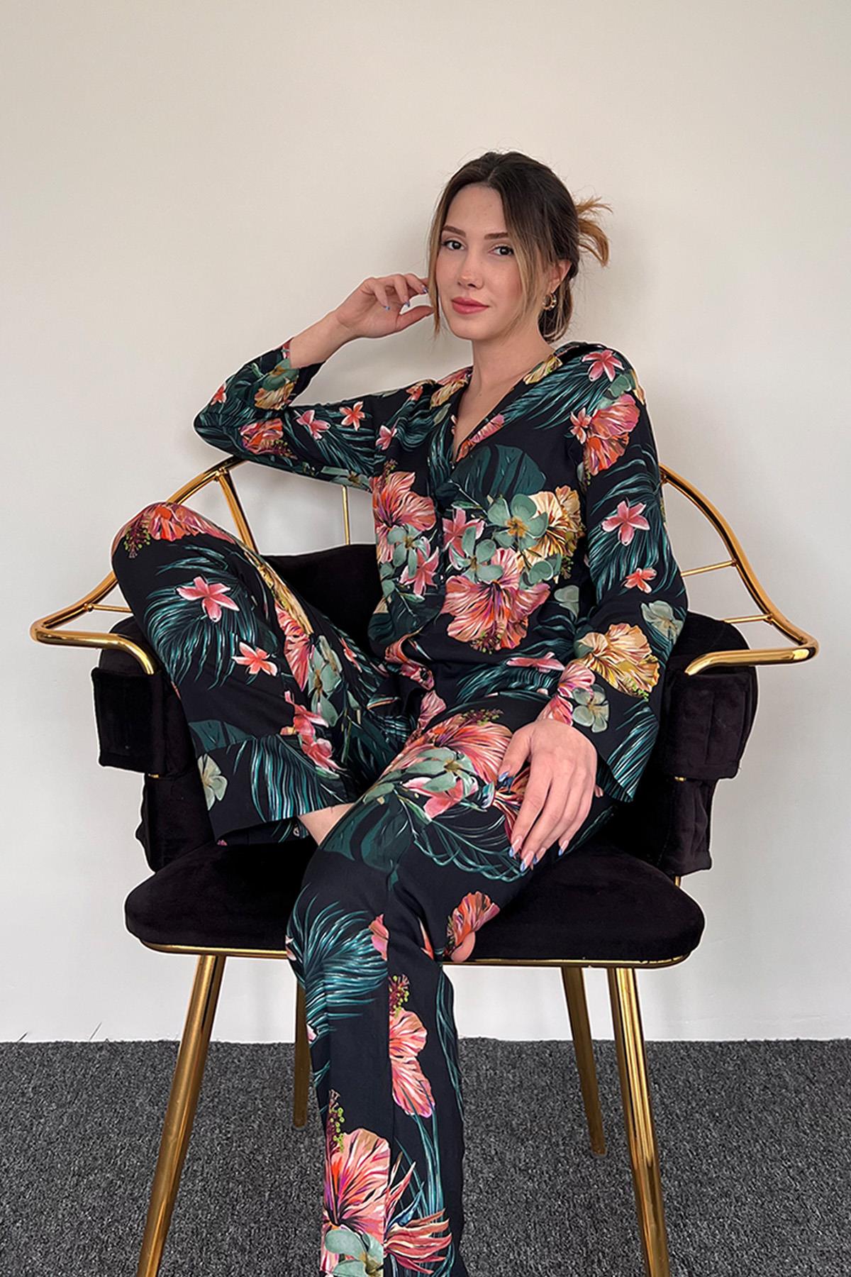 Çiçek ve Yaprak Desenli Gömlek Yakalı Önü Boydan Düğmeli Pijama Takımı SİYAH