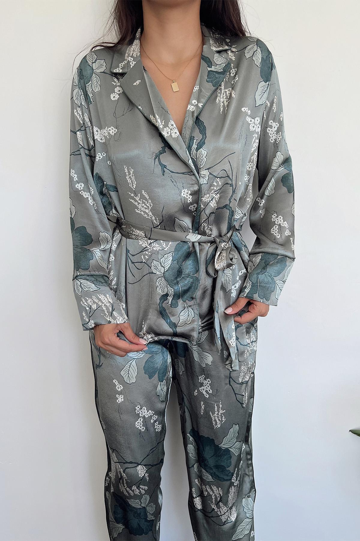 Çiçek ve Yaprak Desenli Önü Boydan Düğmeli Pijama Takımı YEŞİL