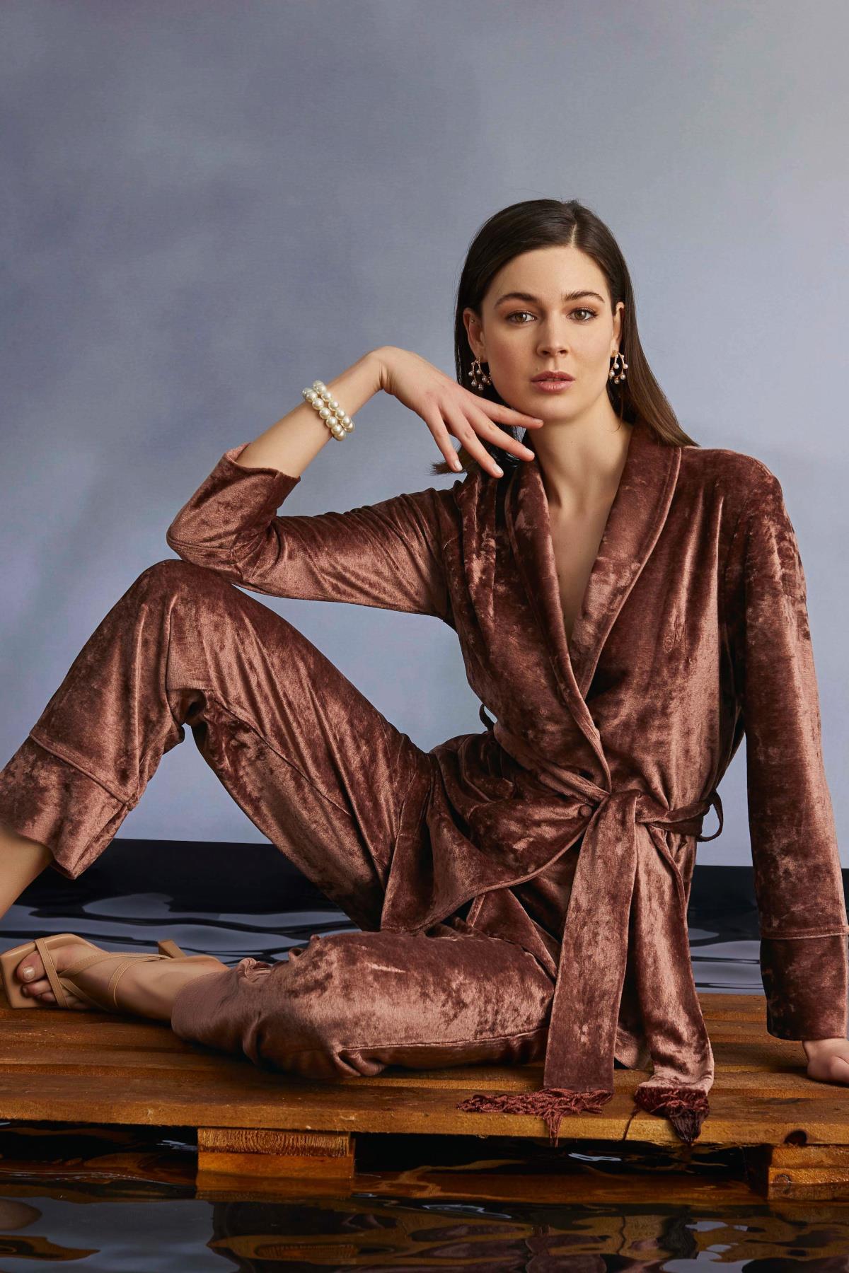 Kuşaklı Kadife Pijama Takımı TARÇIN