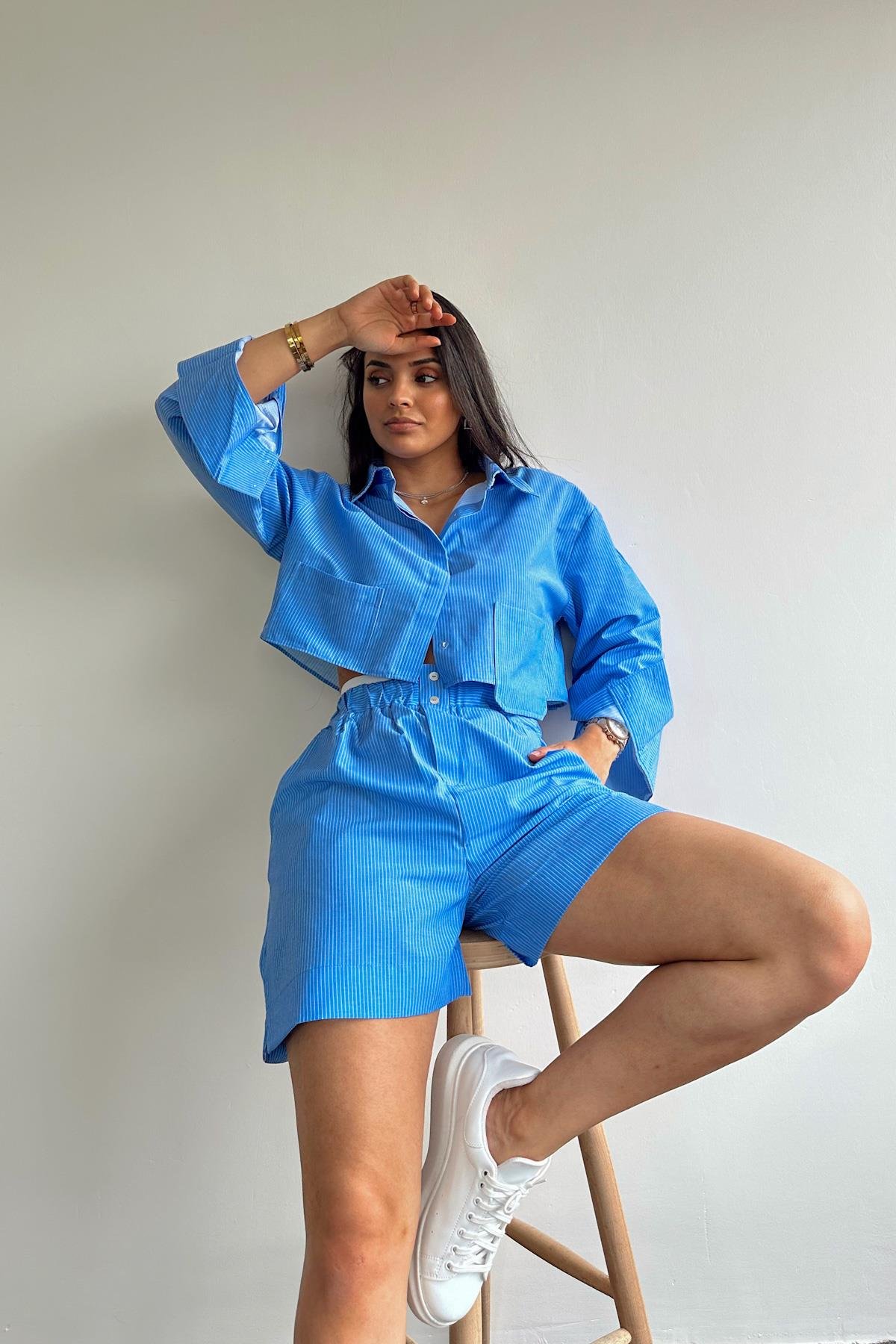 HIJAB WAIST AND BUTTON DETAILED SHORTS