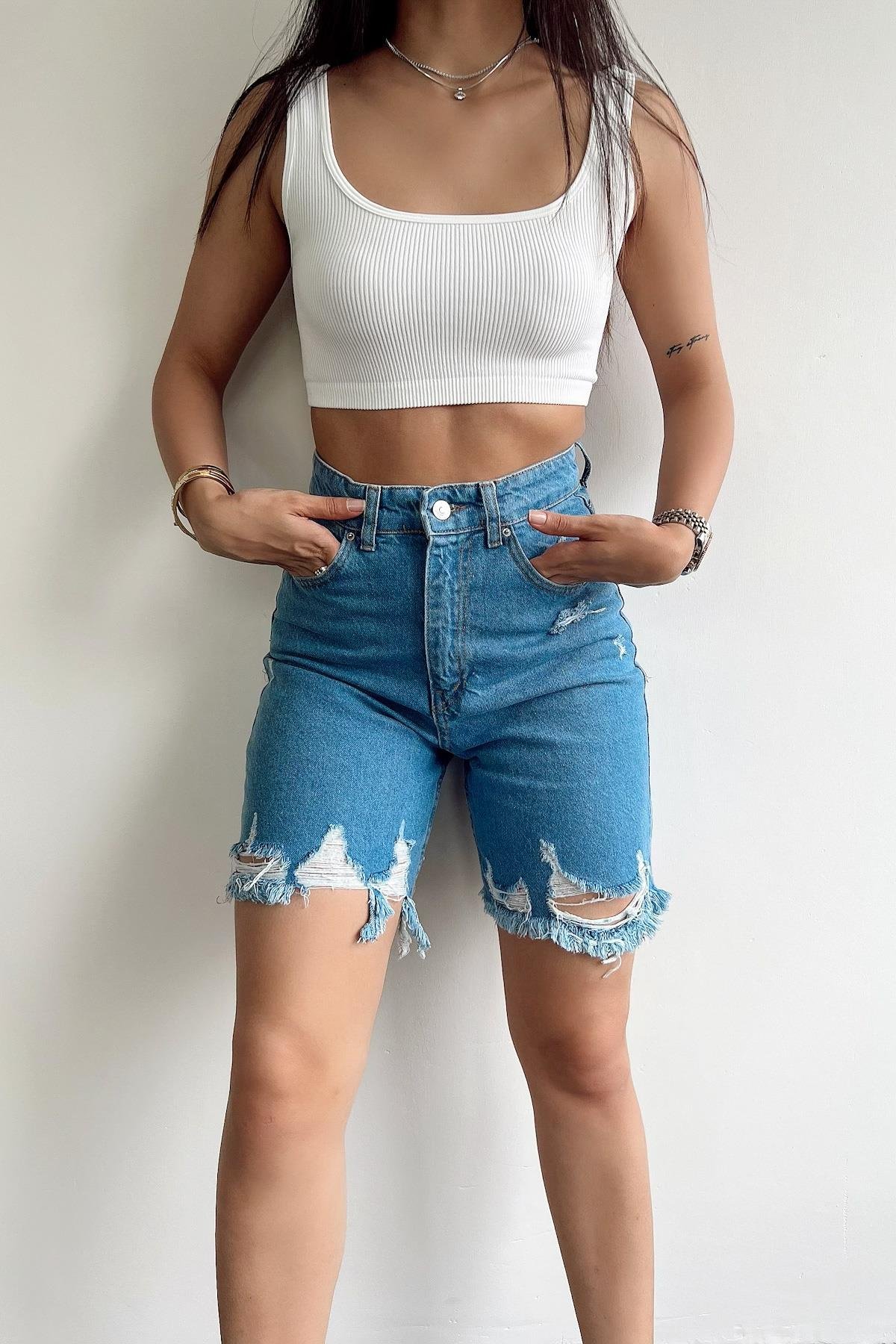 شورت برمودا بأهداب للاسترخاء