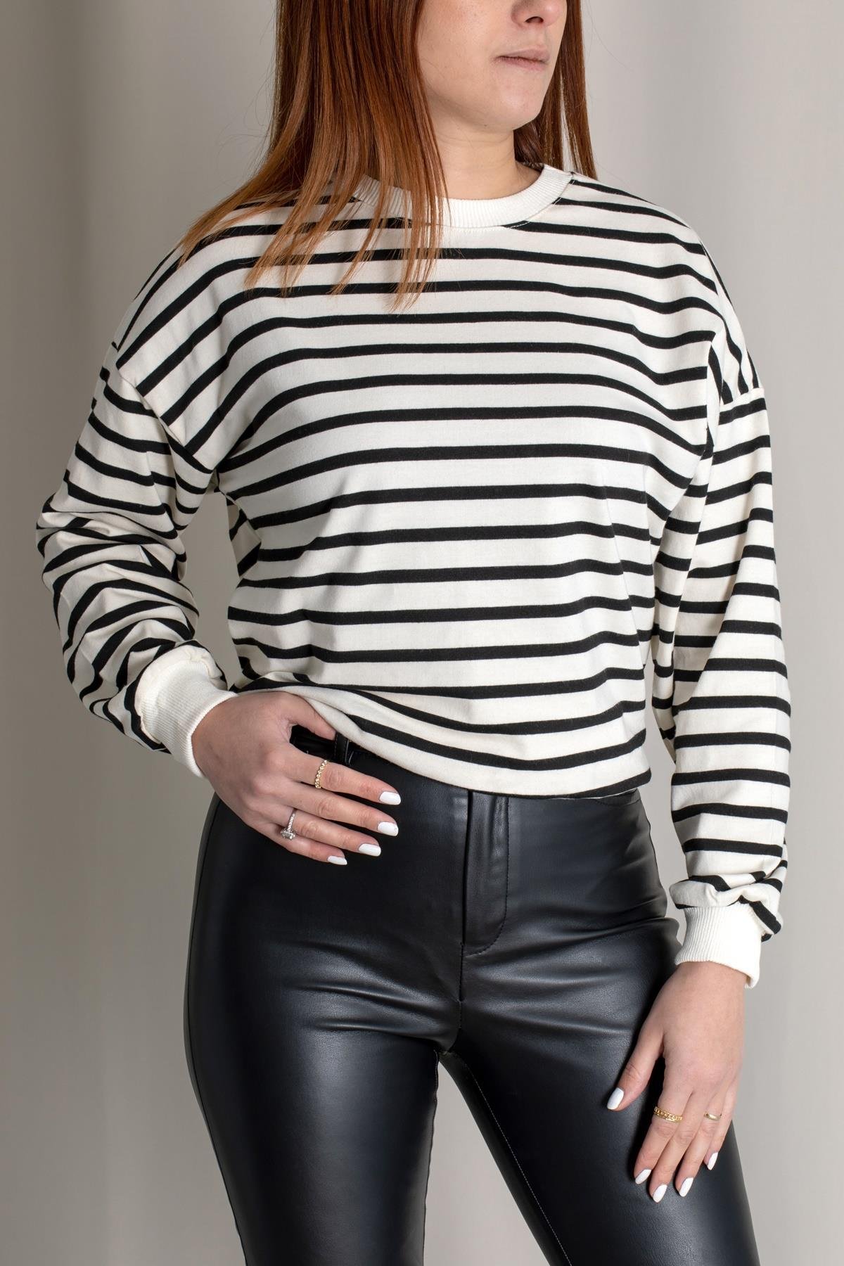 STRIPED SWEATSHIRT
