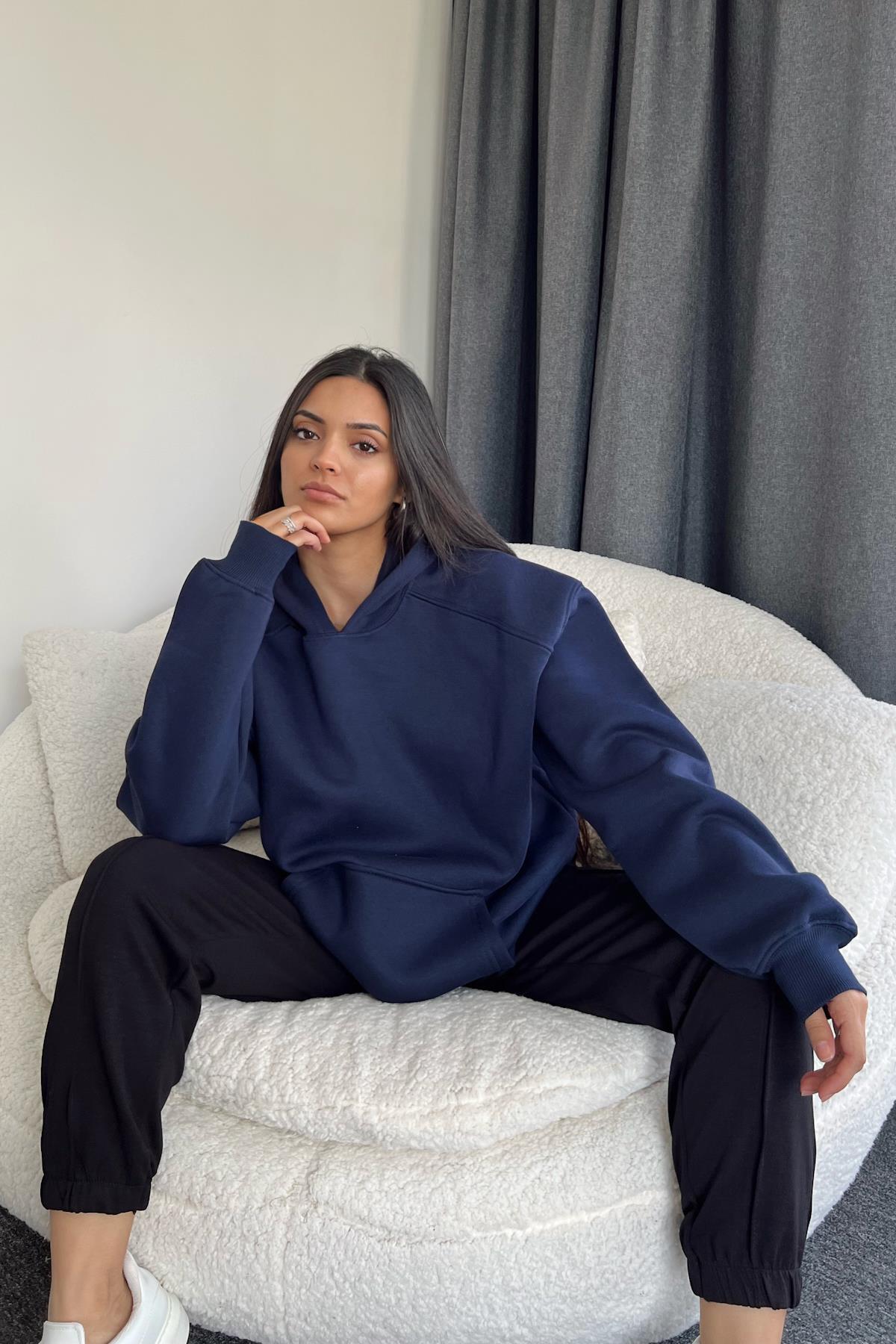 BASIC-SWEATSHIRT MIT KAPUZE