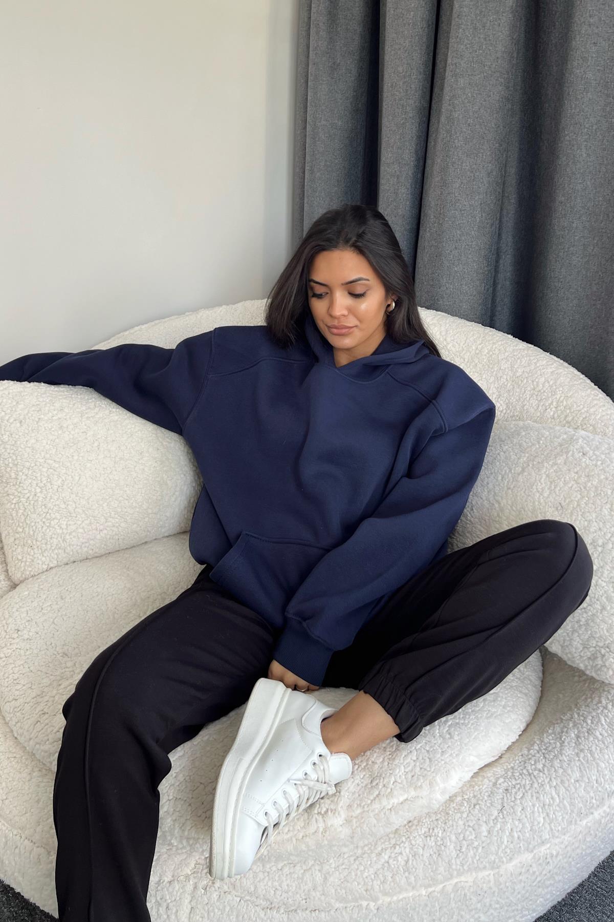 BASIC-SWEATSHIRT MIT KAPUZE