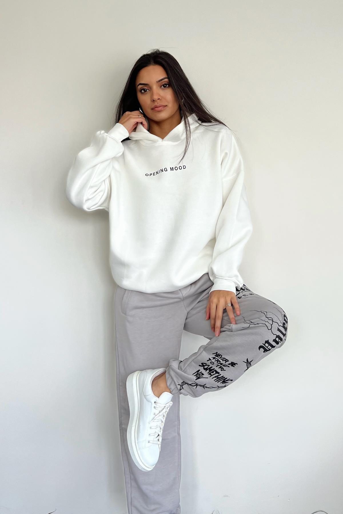 СВИТШОТ С КАПЮШОНОМ И ОТКРЫВАЮЩИМСЯ ПЕРЕДОМ НА СПИНЕ