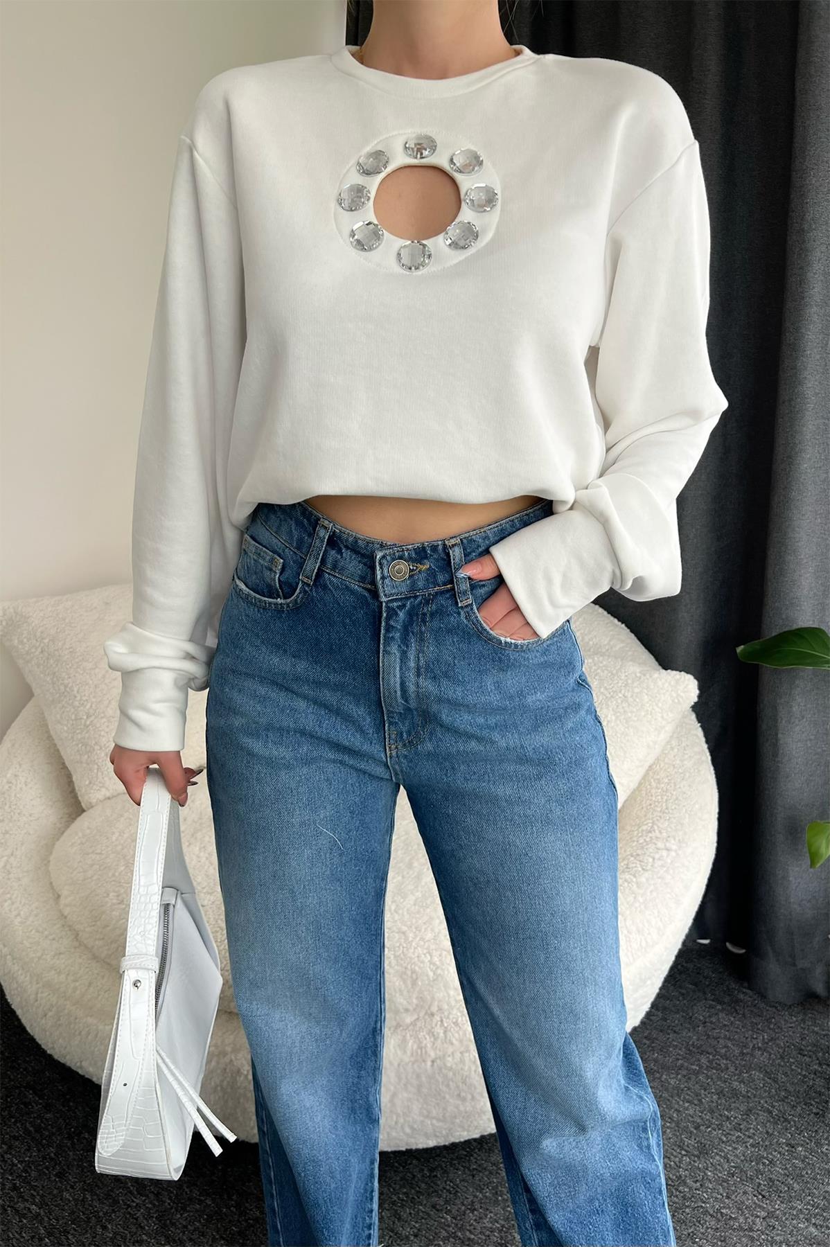 СВИТШОТ С ОКНОМИ И КАМНЯМИ