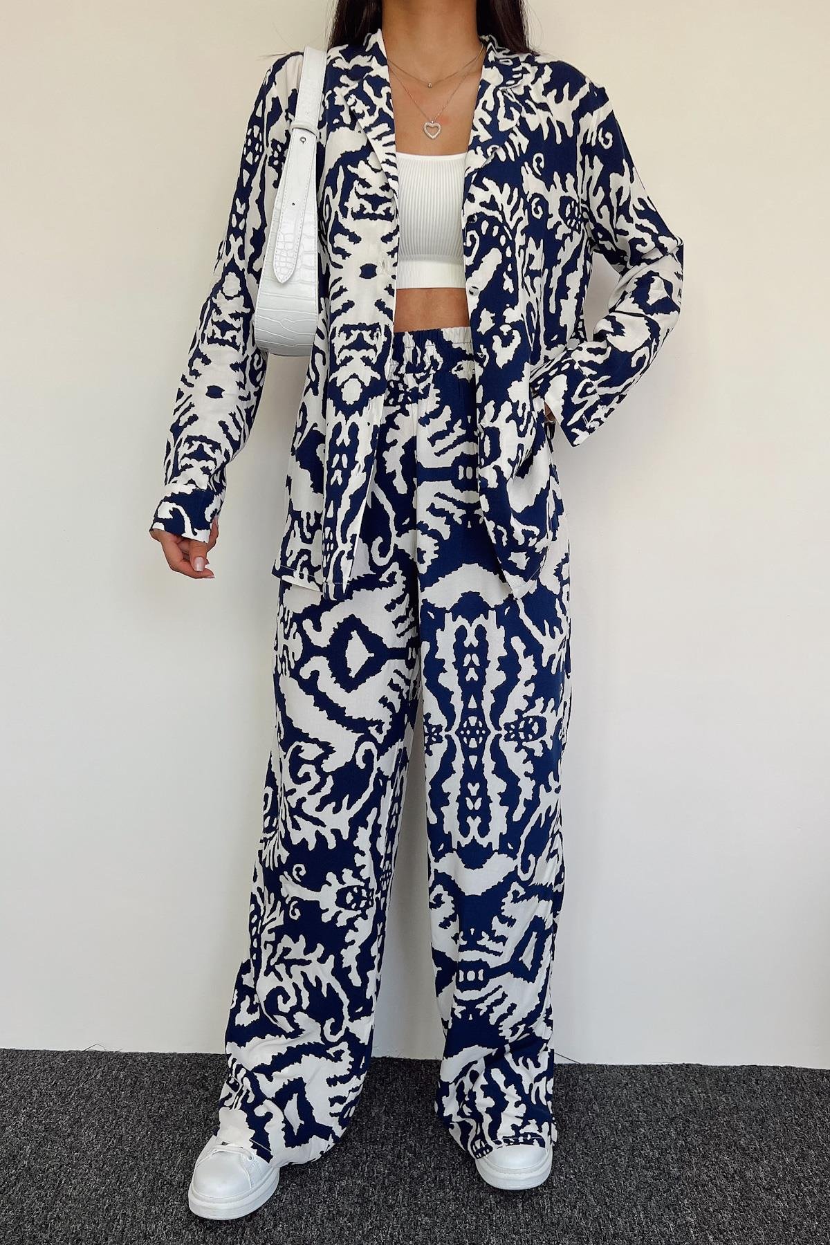 ДВОЙНОЙ КОСТЮМ С УЗОРОМ