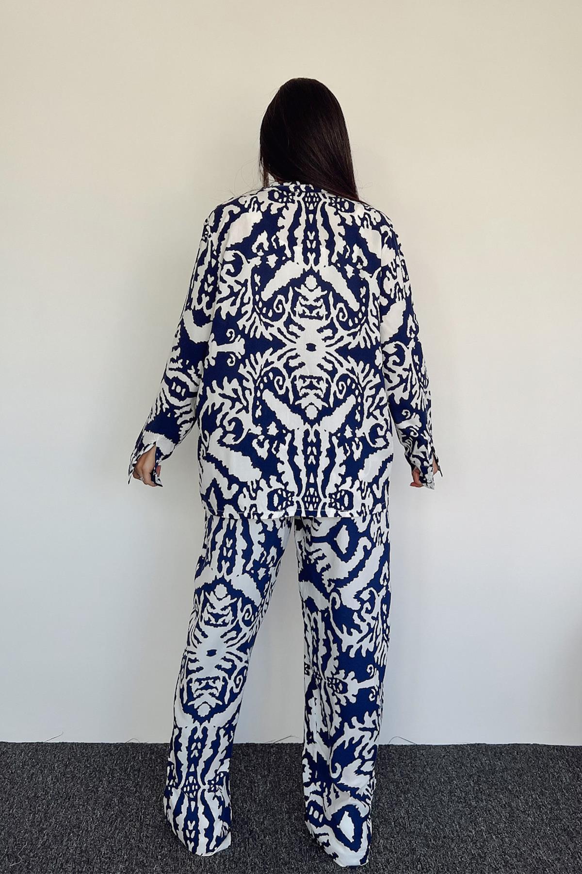 ДВОЙНОЙ КОСТЮМ С УЗОРОМ