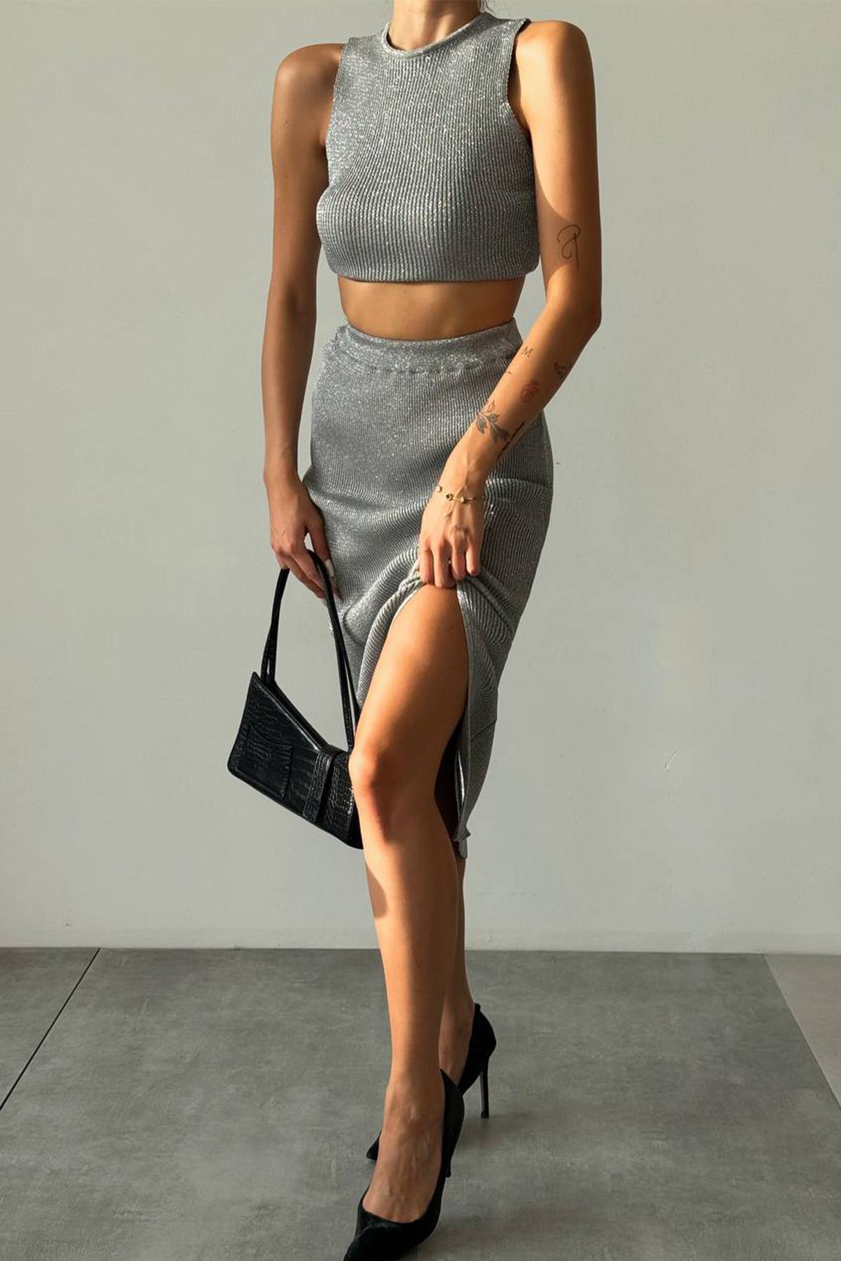 SİMLİ ETEĞİ YIRTMAÇLI ALT ÜST TAKIM EKRU