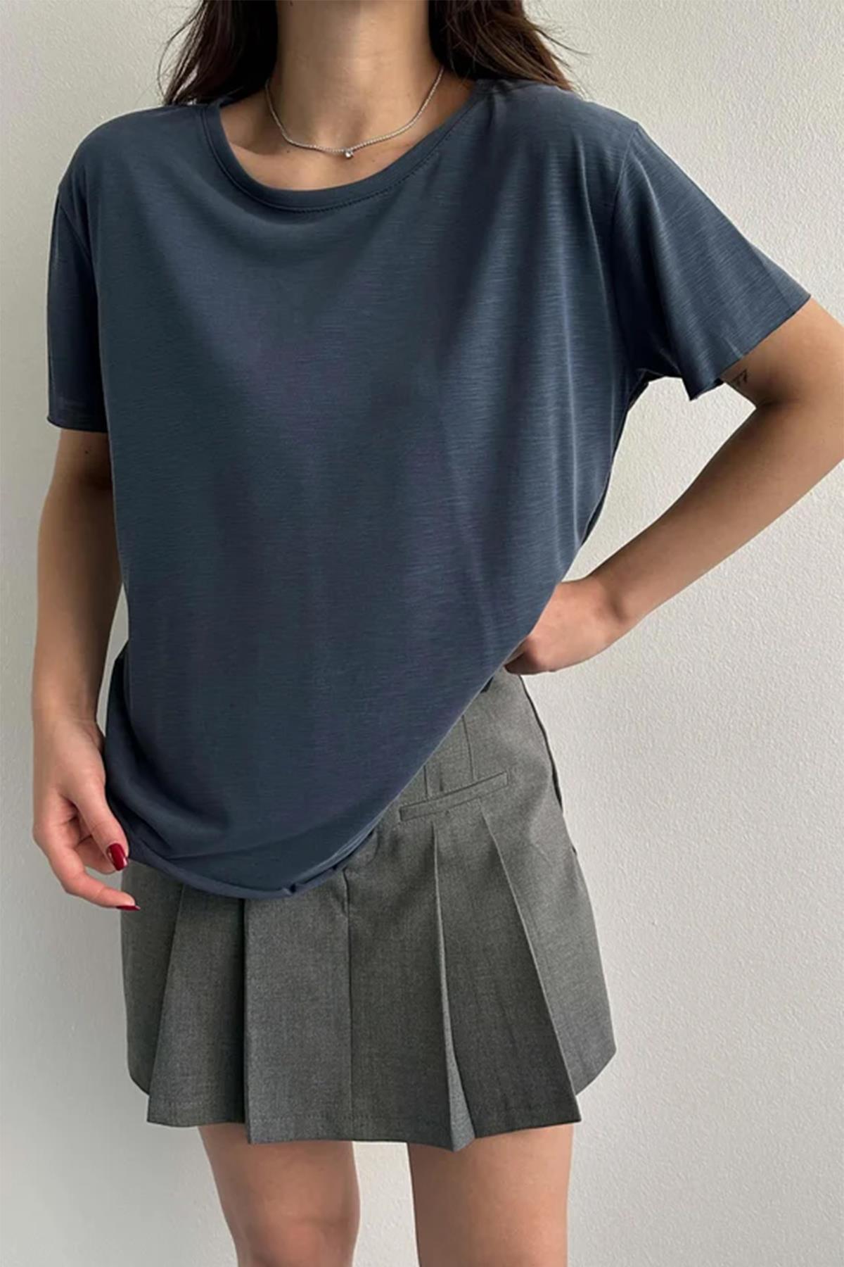 BASIC-T-SHIRT