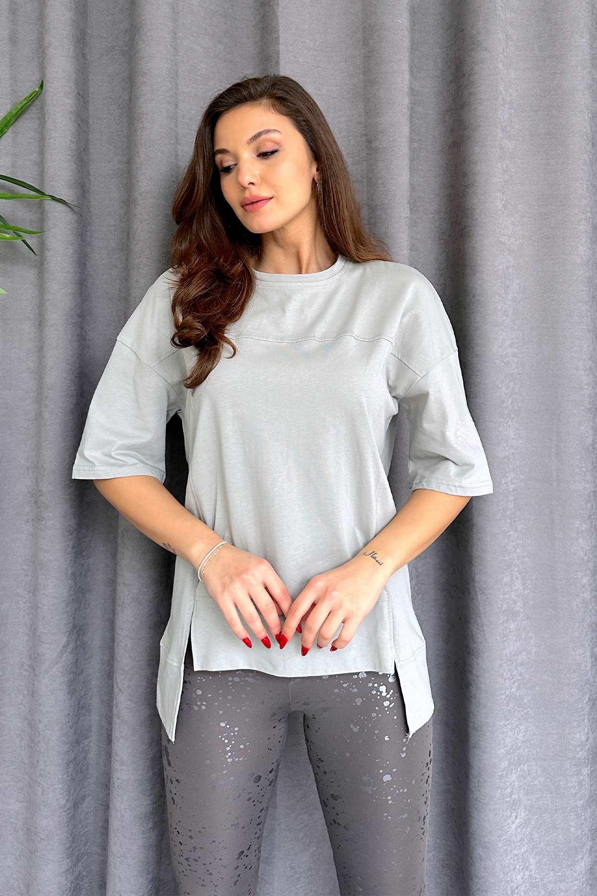 ETEĞİ YIRTMAÇ DETAYLI OVERSİZE PARÇALI TİŞÖRT GRİ