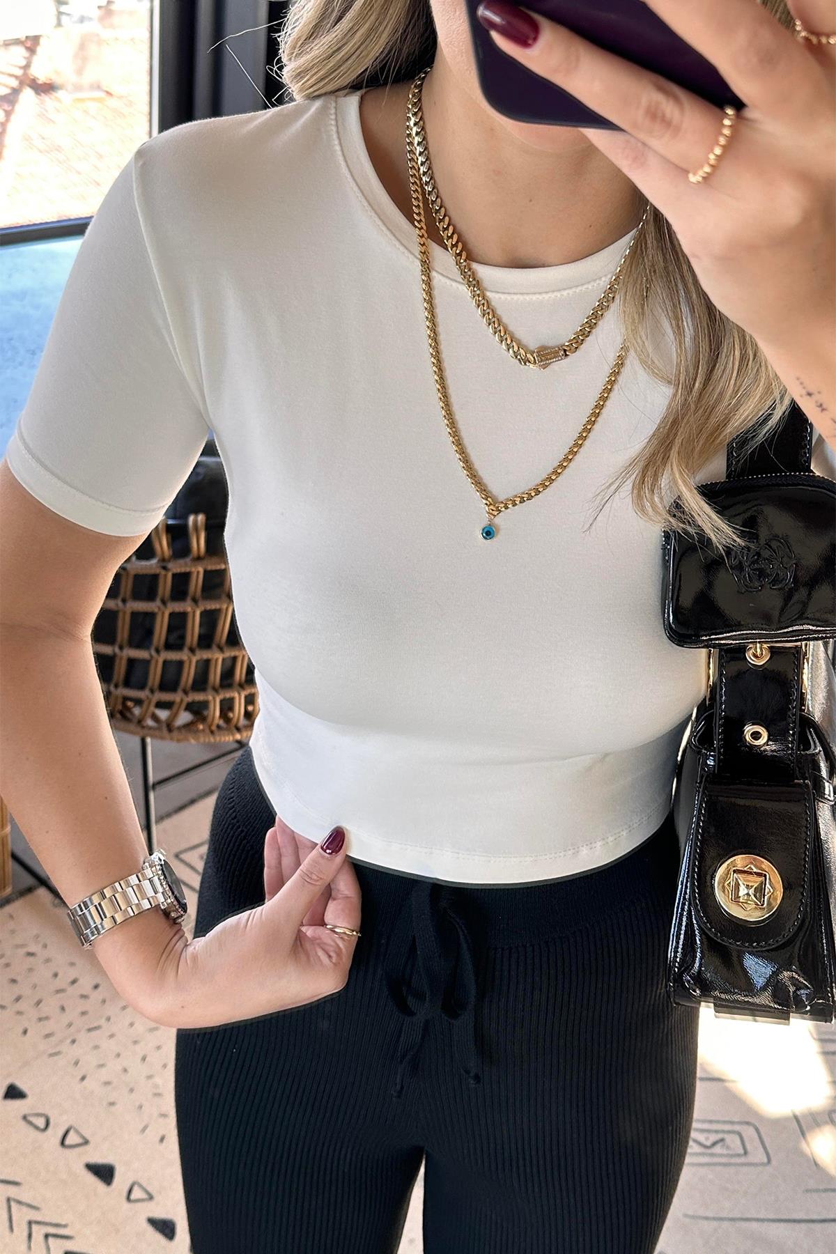 KISA KOLLU BASIC CROP TİŞÖRT BEYAZ