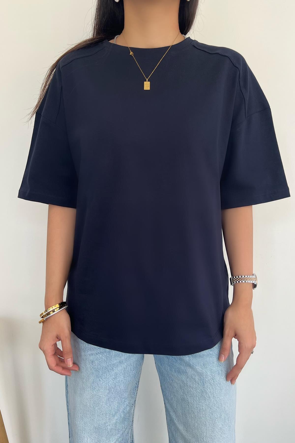 KISA KOLLU OVERSİZE OMZU PATLI TİŞÖRT LACİVERT