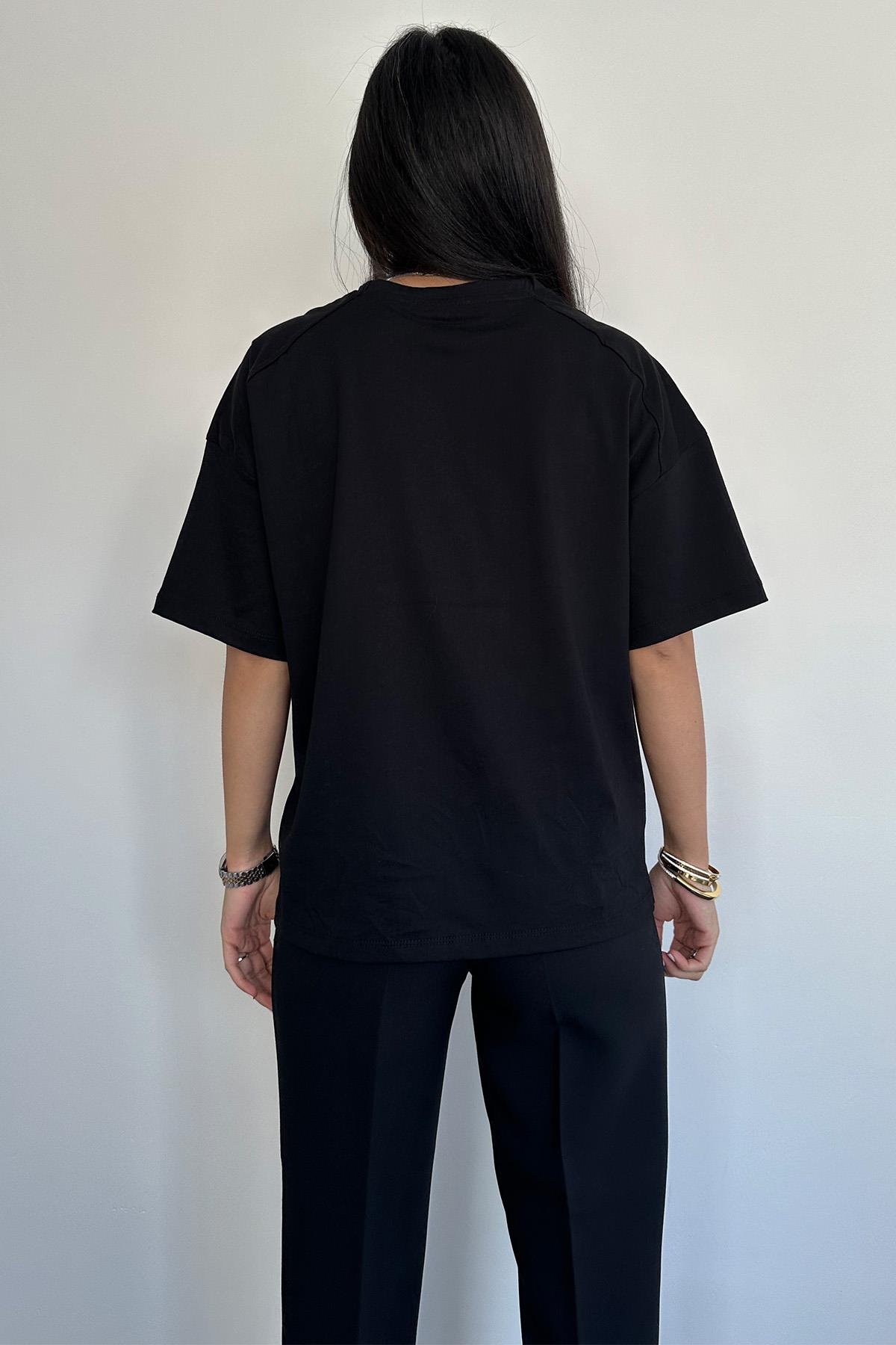 KISA KOLLU OVERSİZE OMZU PATLI TİŞÖRT SİYAH