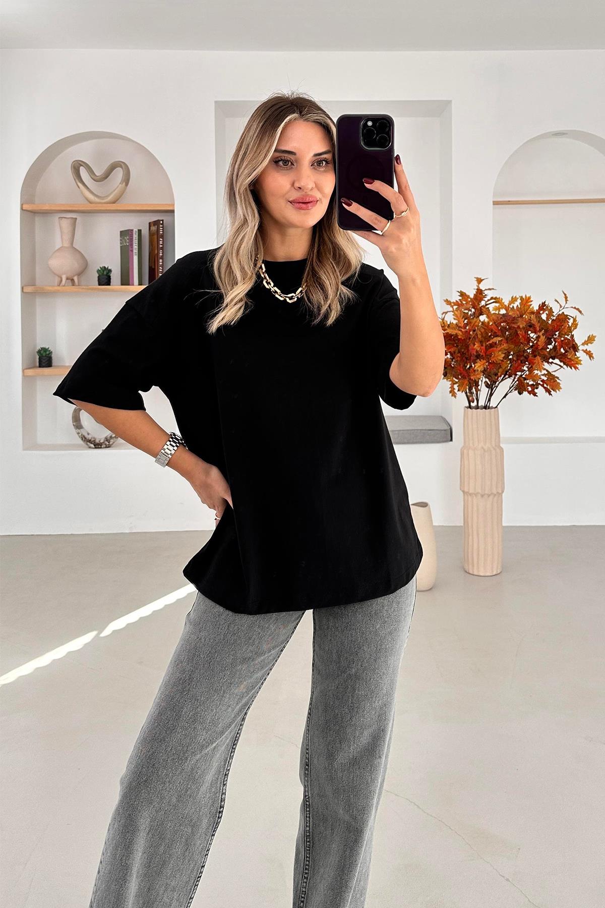 KISA KOLLU OVERSİZE OMZU PATLI TİŞÖRT SİYAH