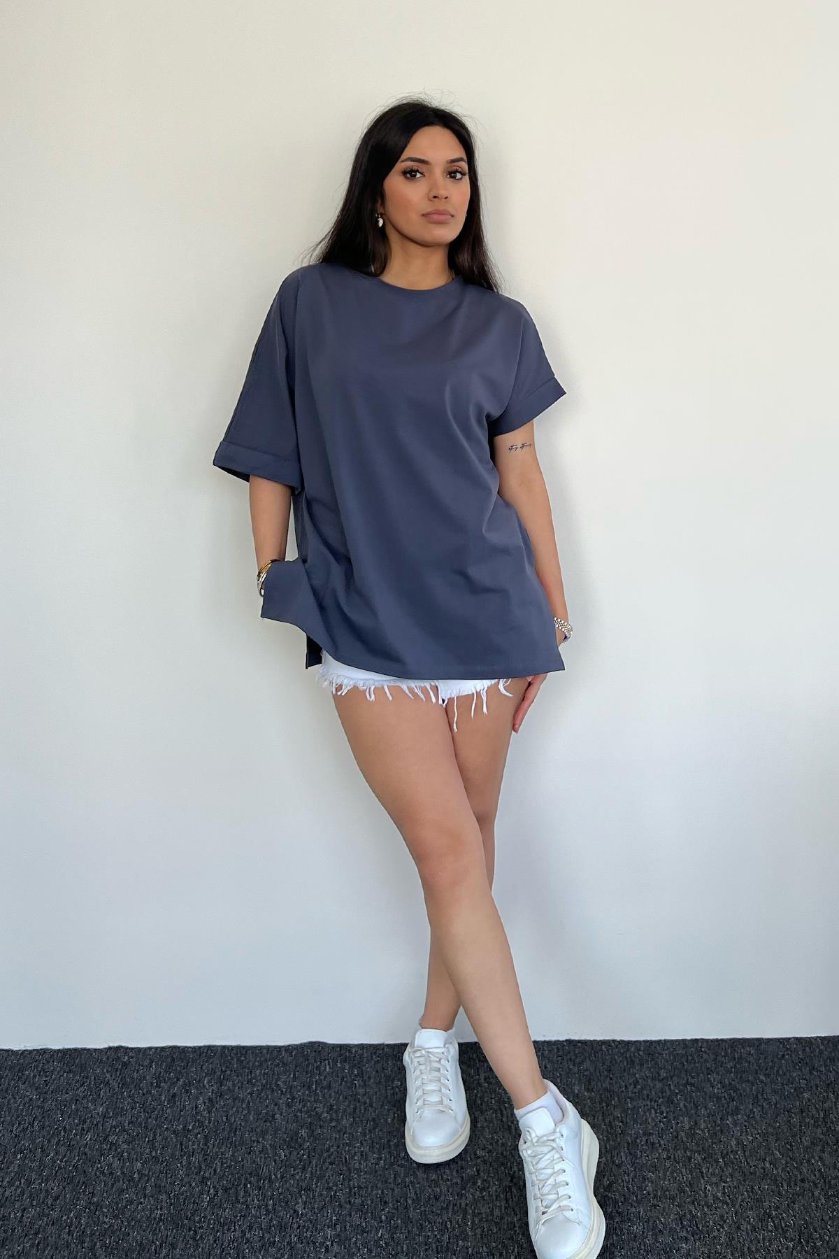 KOLU KATLAMALI OVERSİZE BİSİKLET YAKA TİŞÖRT FÜME