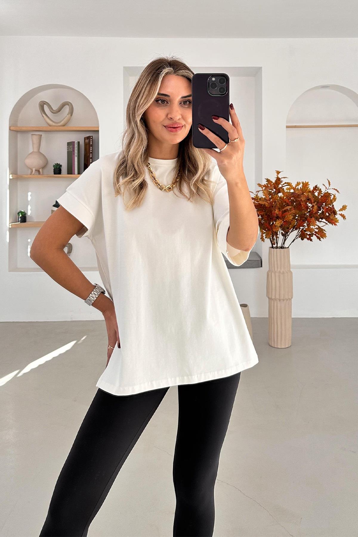 KOLU KATLAMALI OVERSİZE BİSİKLET YAKA TİŞÖRT BEYAZ