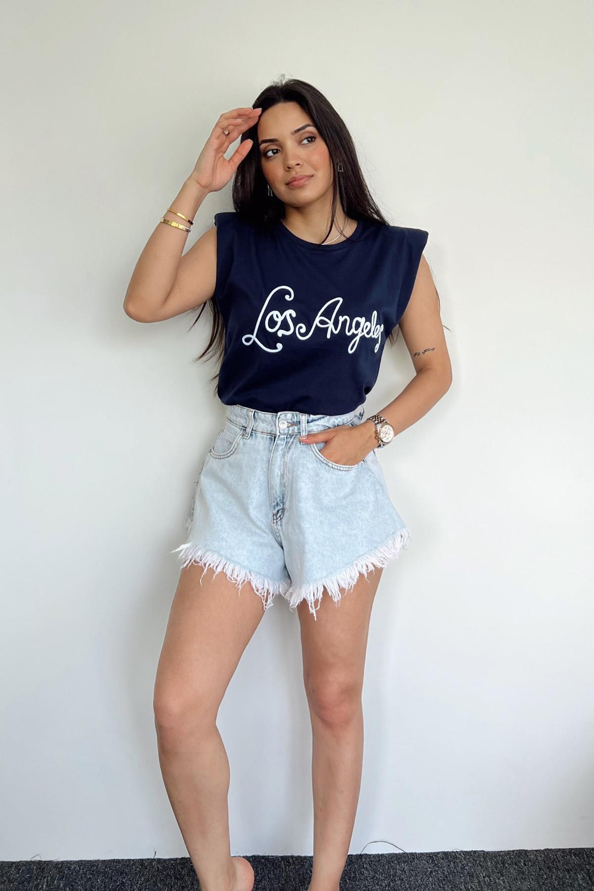 تي شيرت لوس أنجلوس مطرز