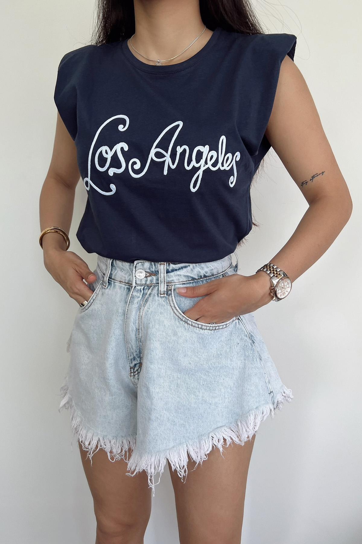 تي شيرت لوس أنجلوس مطرز