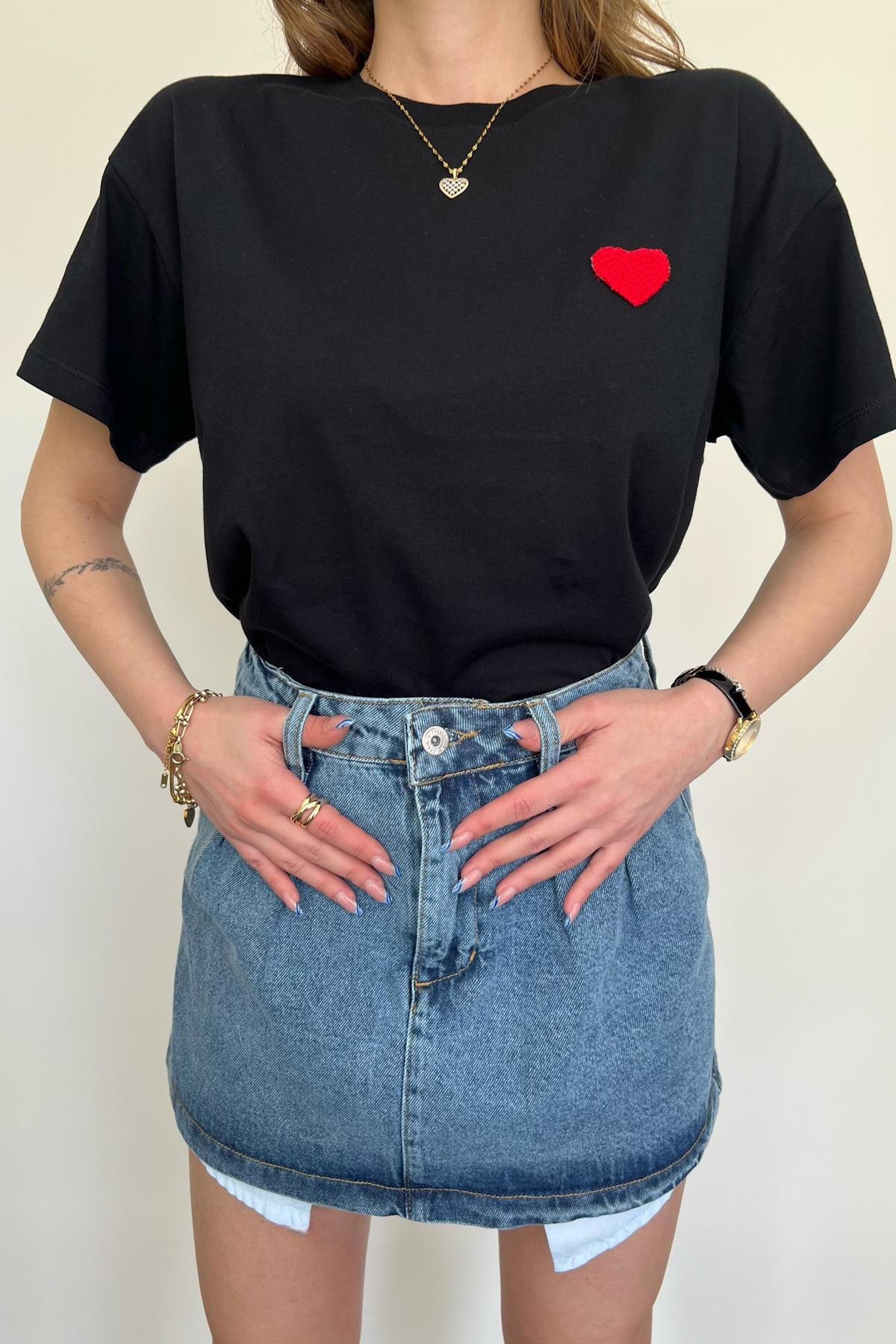 T-Shirt mit winzigen Herzdetails