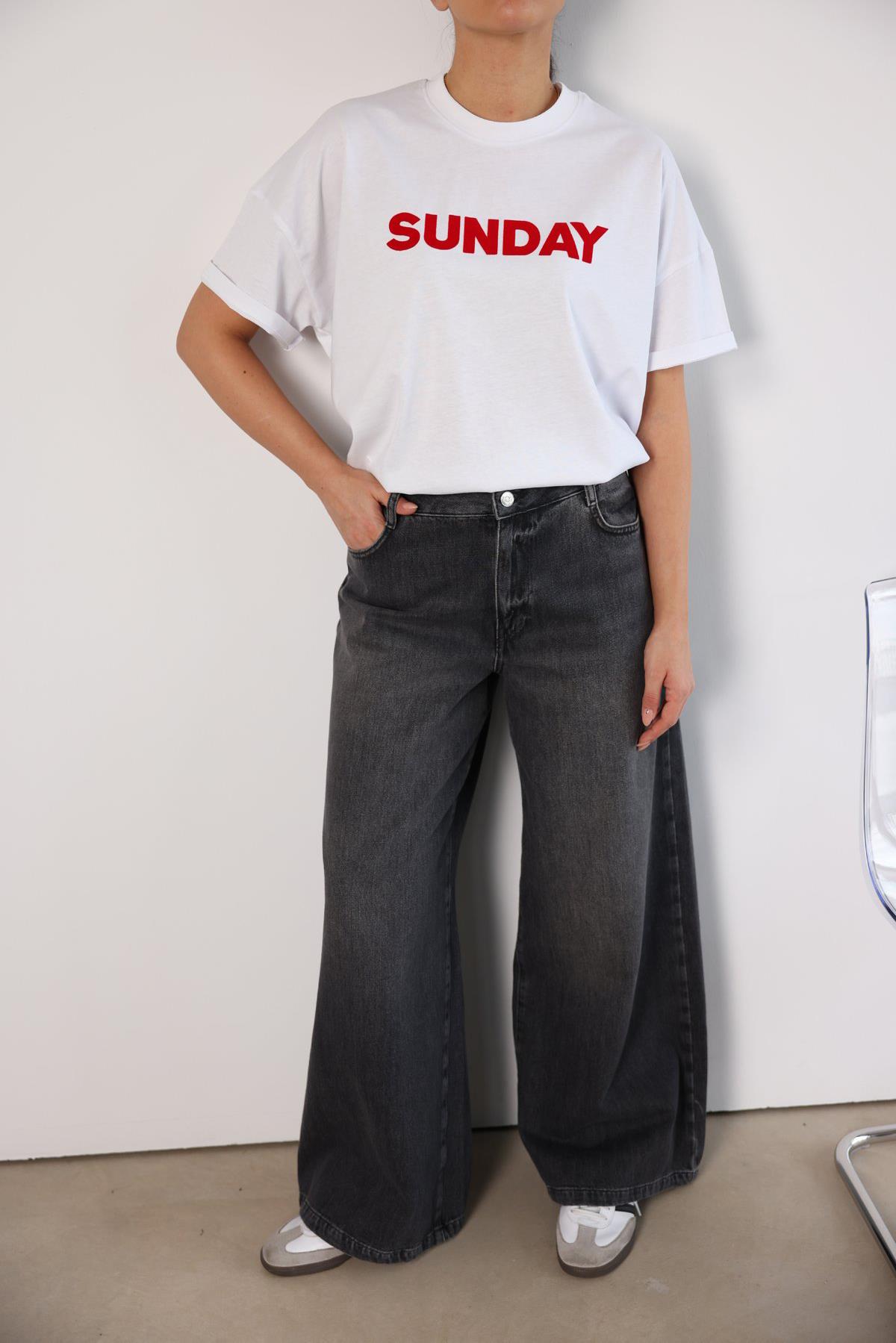 SUNDAY BASKILI TİŞÖRT BEYAZ