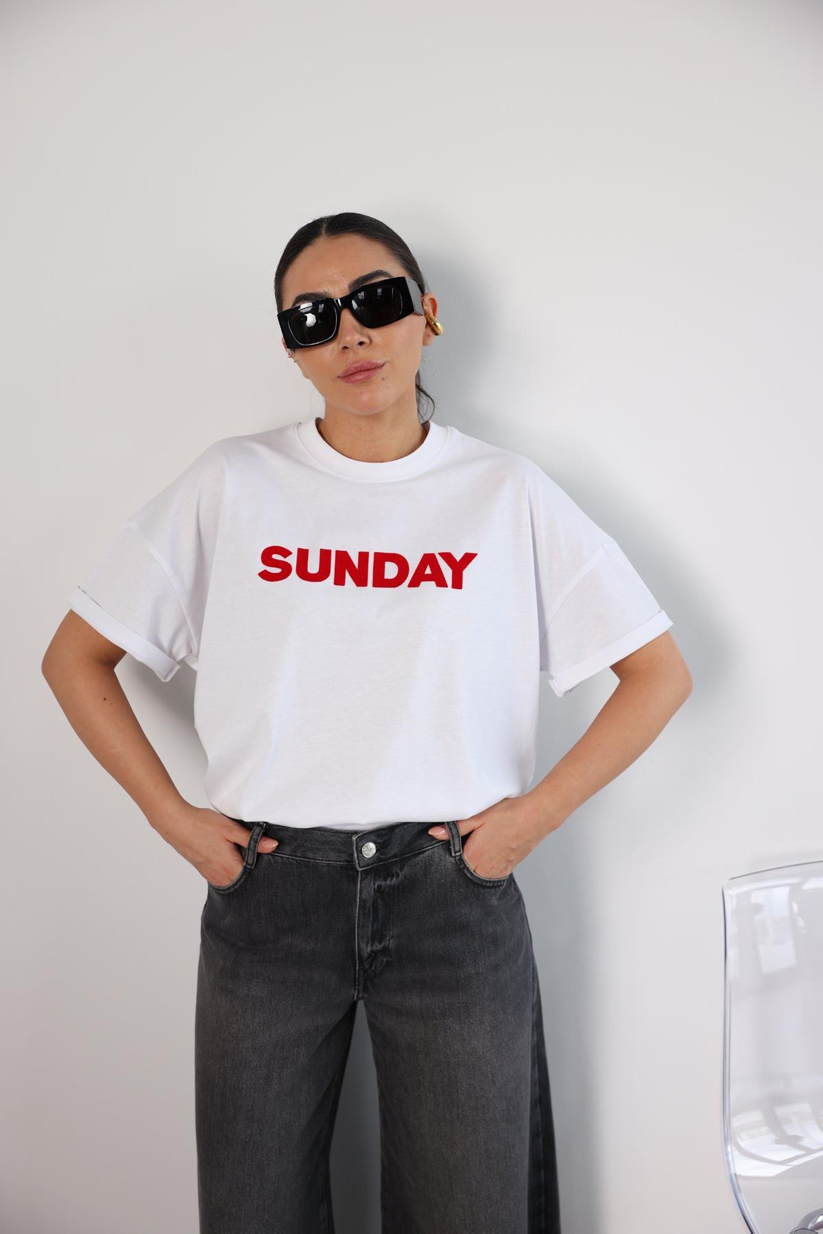 SUNDAY BASKILI TİŞÖRT BEYAZ