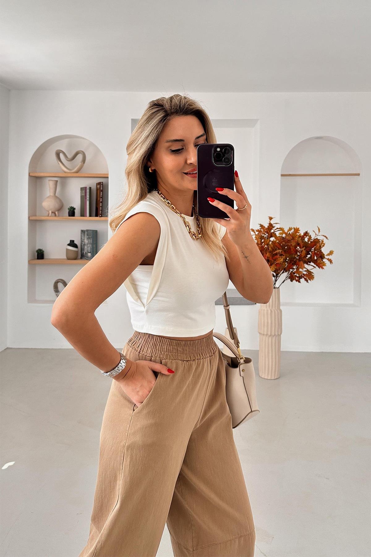 CROP KOL DETAYLI TİŞÖRT KREM