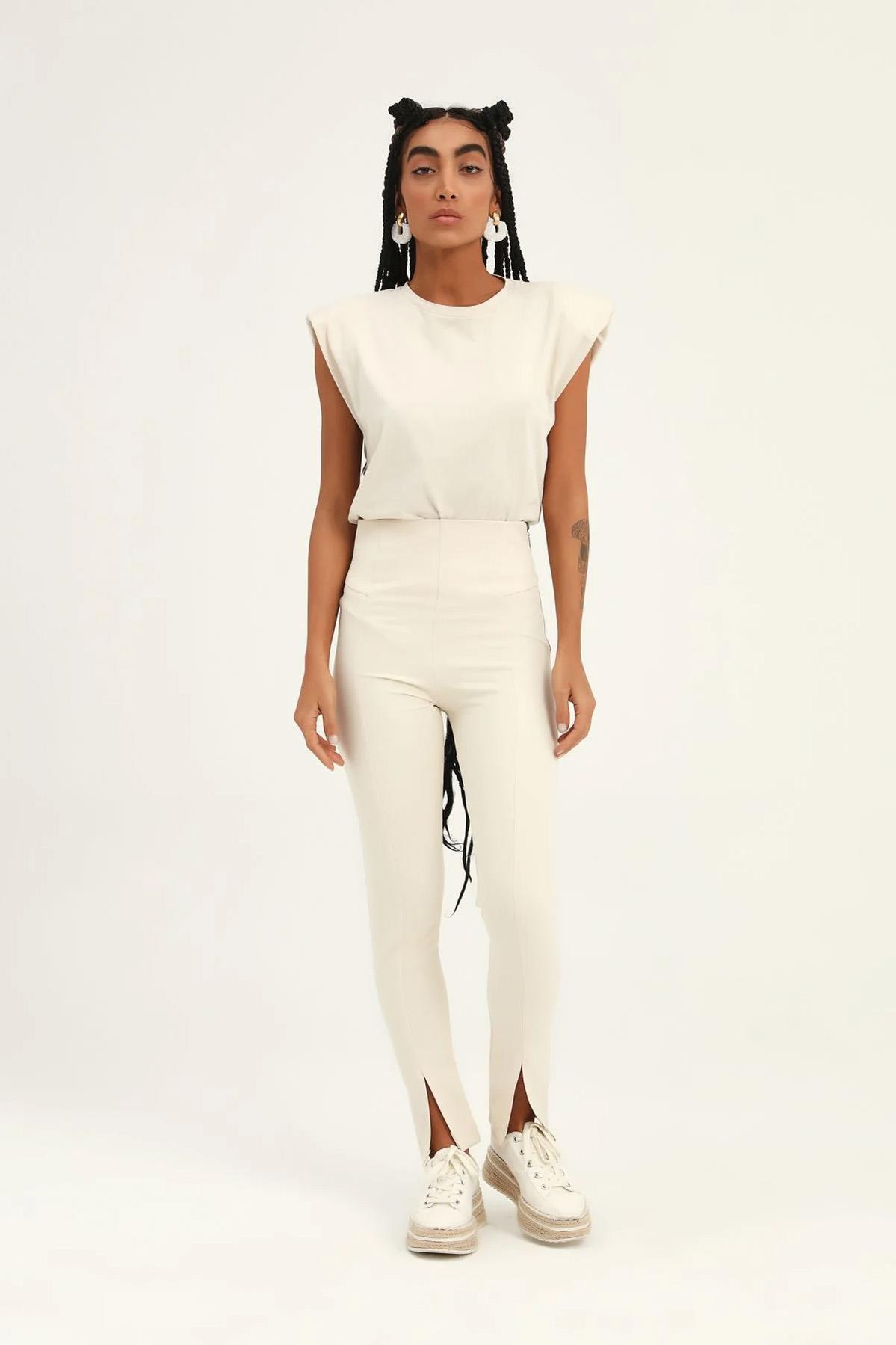 تي شيرت أساسي بأكمام قتالية