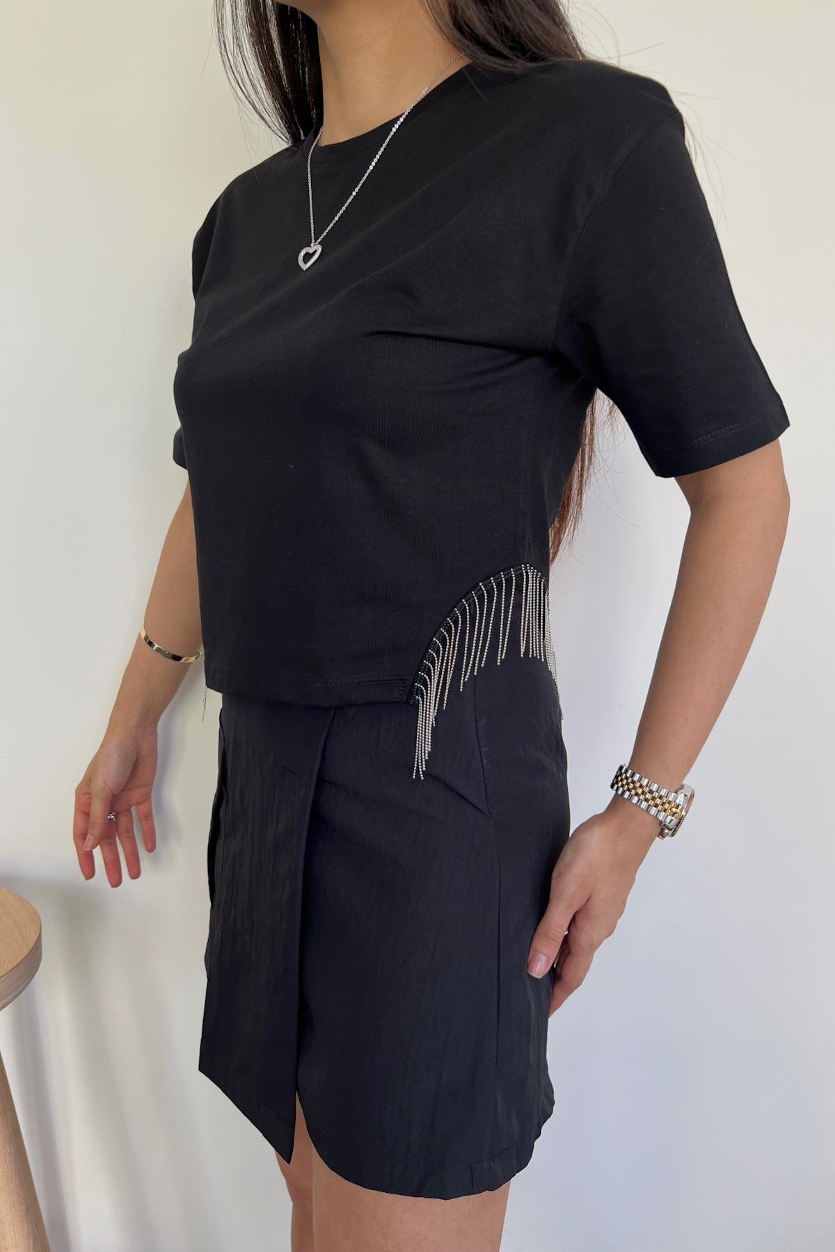 ФУТБОЛКА С ЦЕПОЧКОЙ ПО СТОРОНАМ