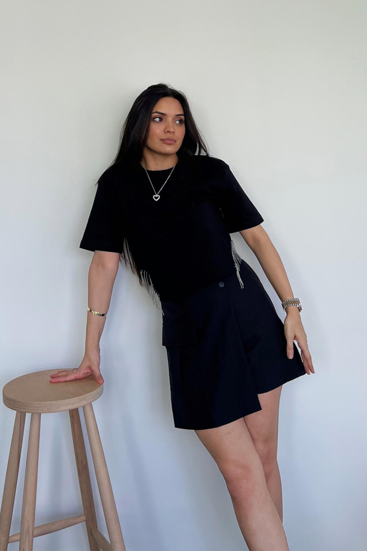 ФУТБОЛКА С ЦЕПОЧКОЙ ПО СТОРОНАМ