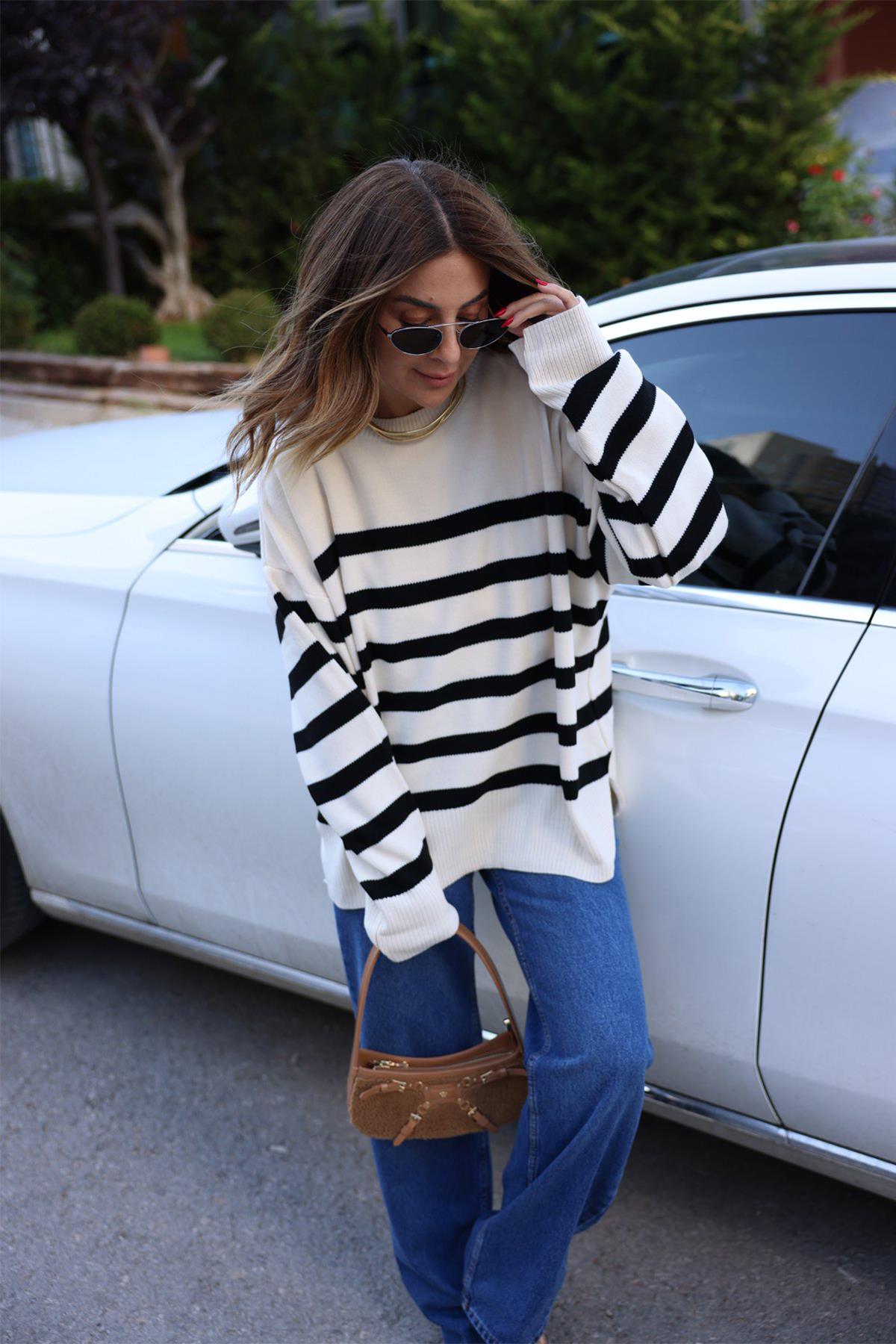 TURTLEneck STRIPED KNIT SWEATER