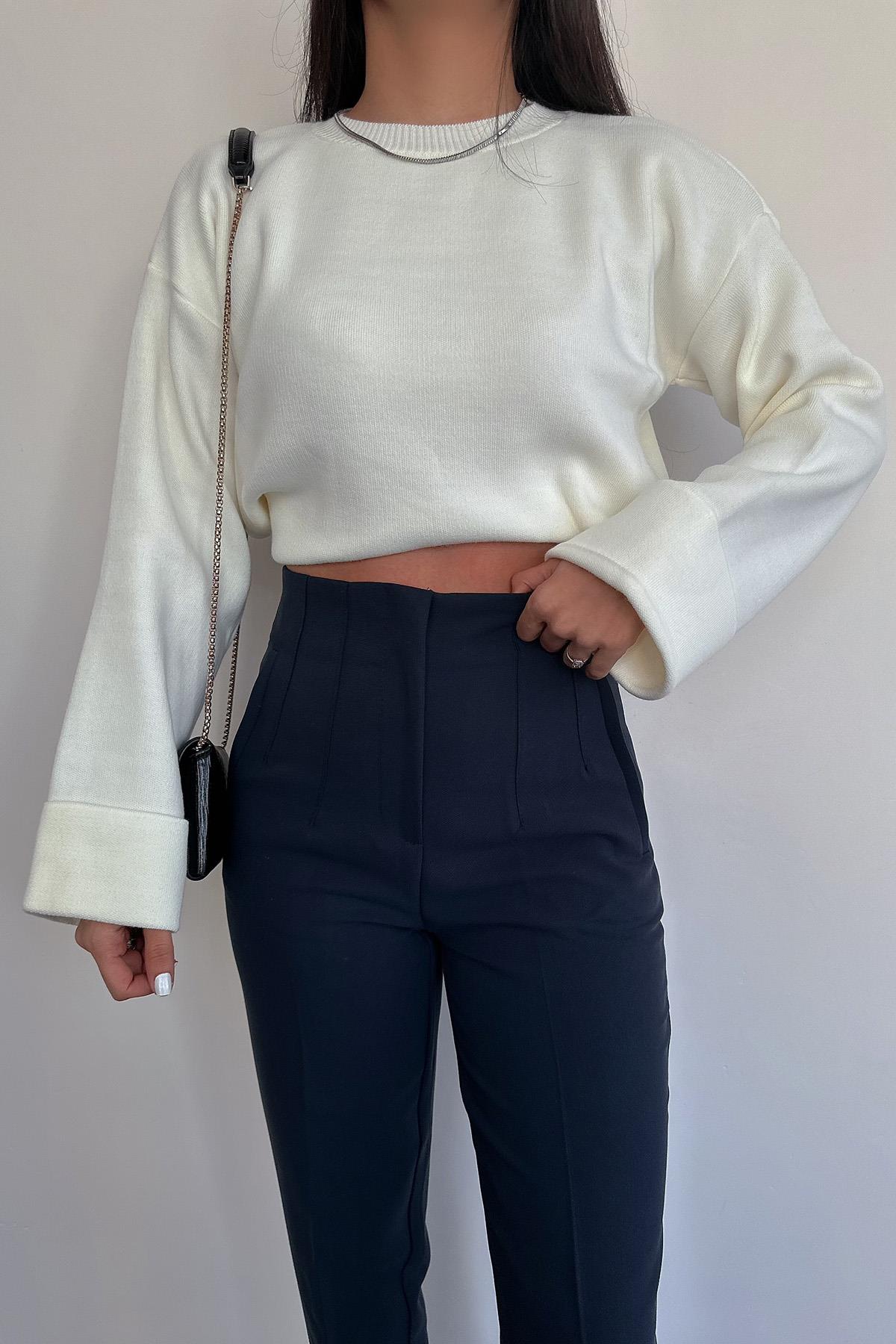 BİSİKLET YAKA UZUN KOLLU CROP TRİKO EKRU